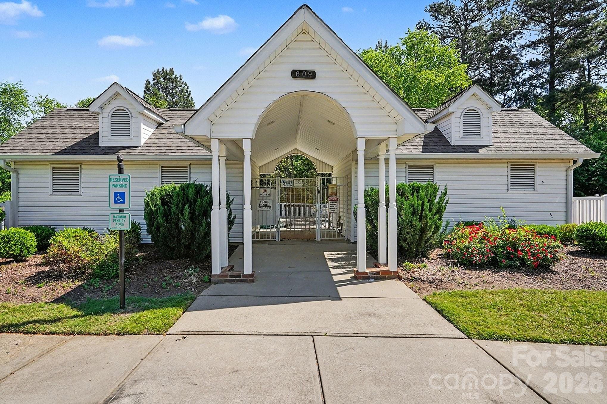 747 Rock Lake Glen — Fort Mill