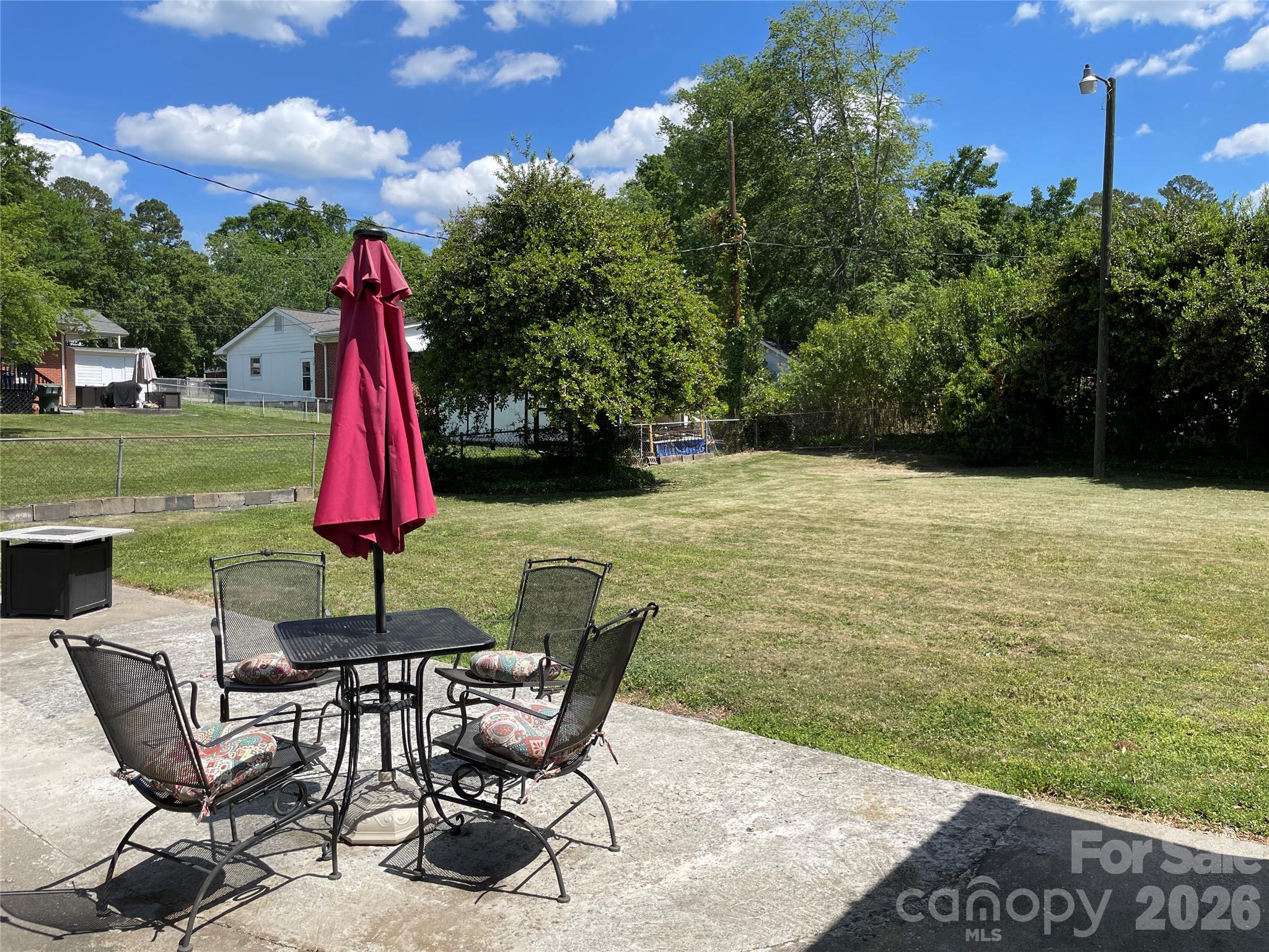 1748 Old West Lane — Gastonia