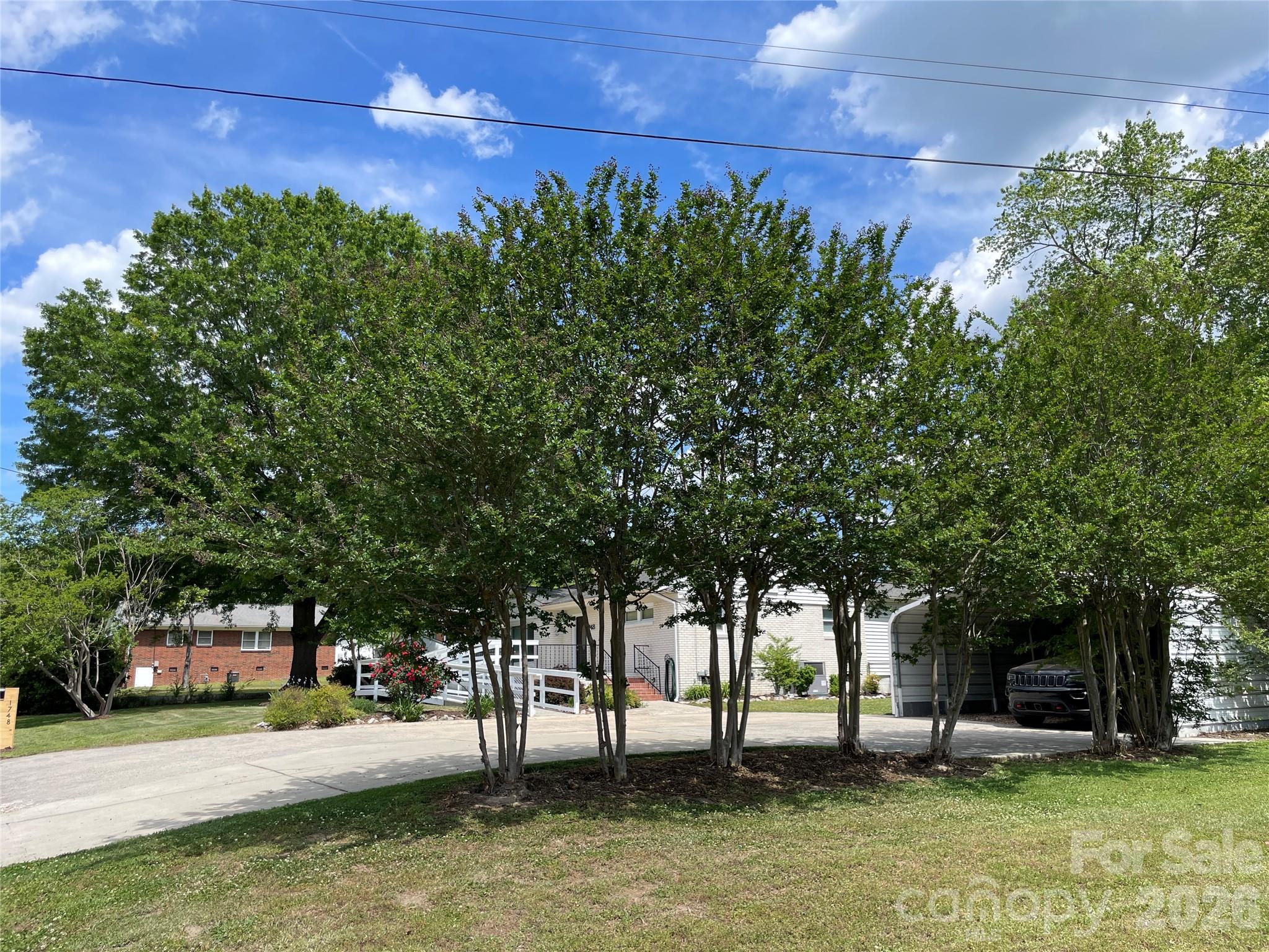 1748 Old West Lane — Gastonia