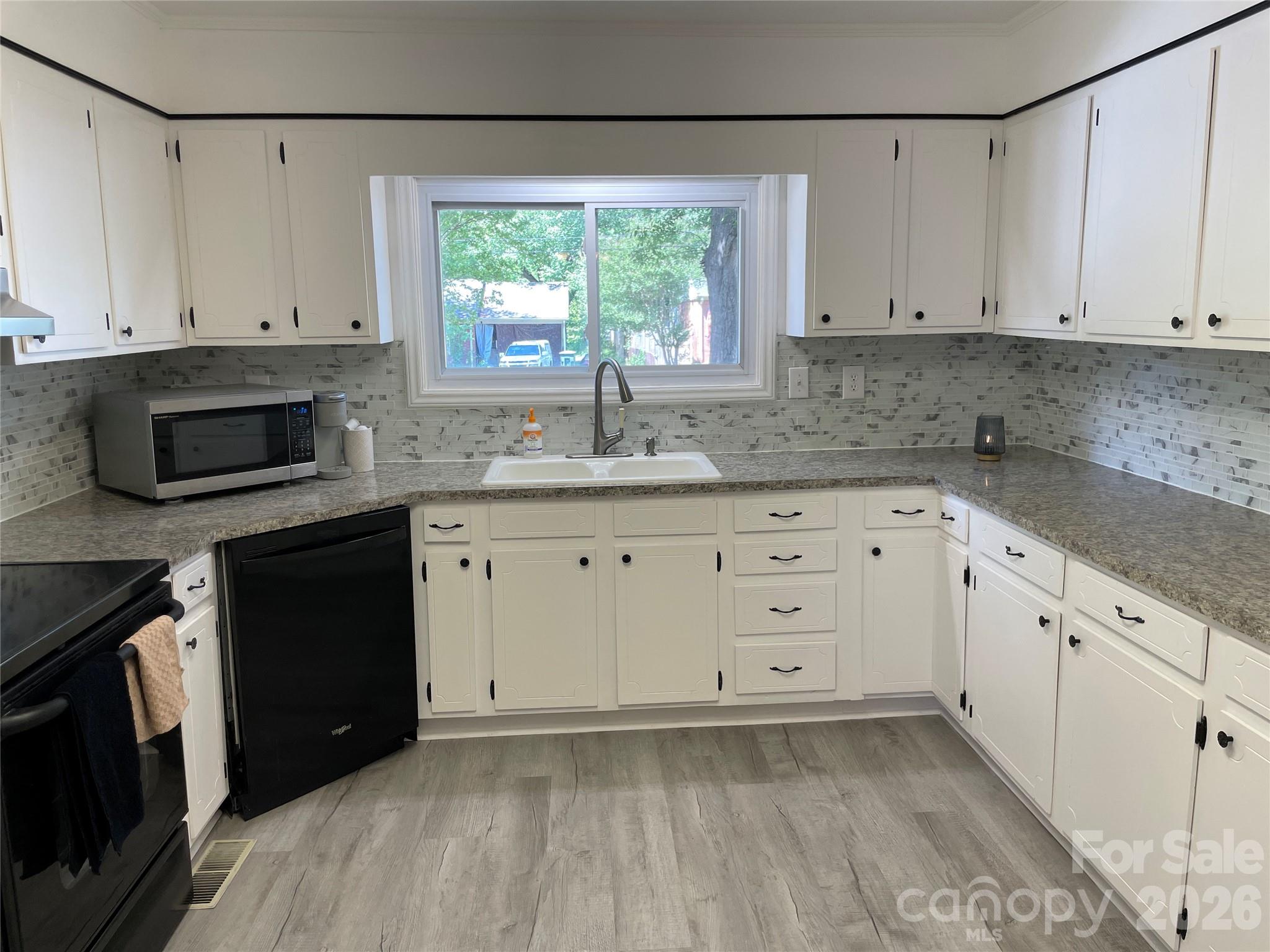 1748 Old West Lane — Gastonia