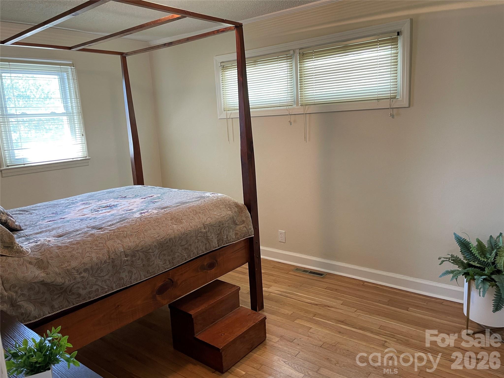 1748 Old West Lane — Gastonia