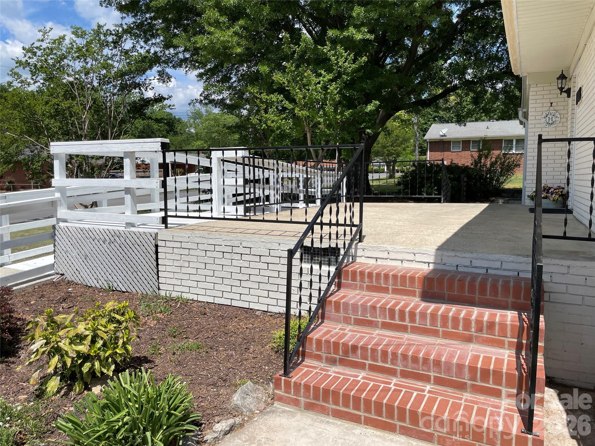 1748 Old West Lane — Gastonia