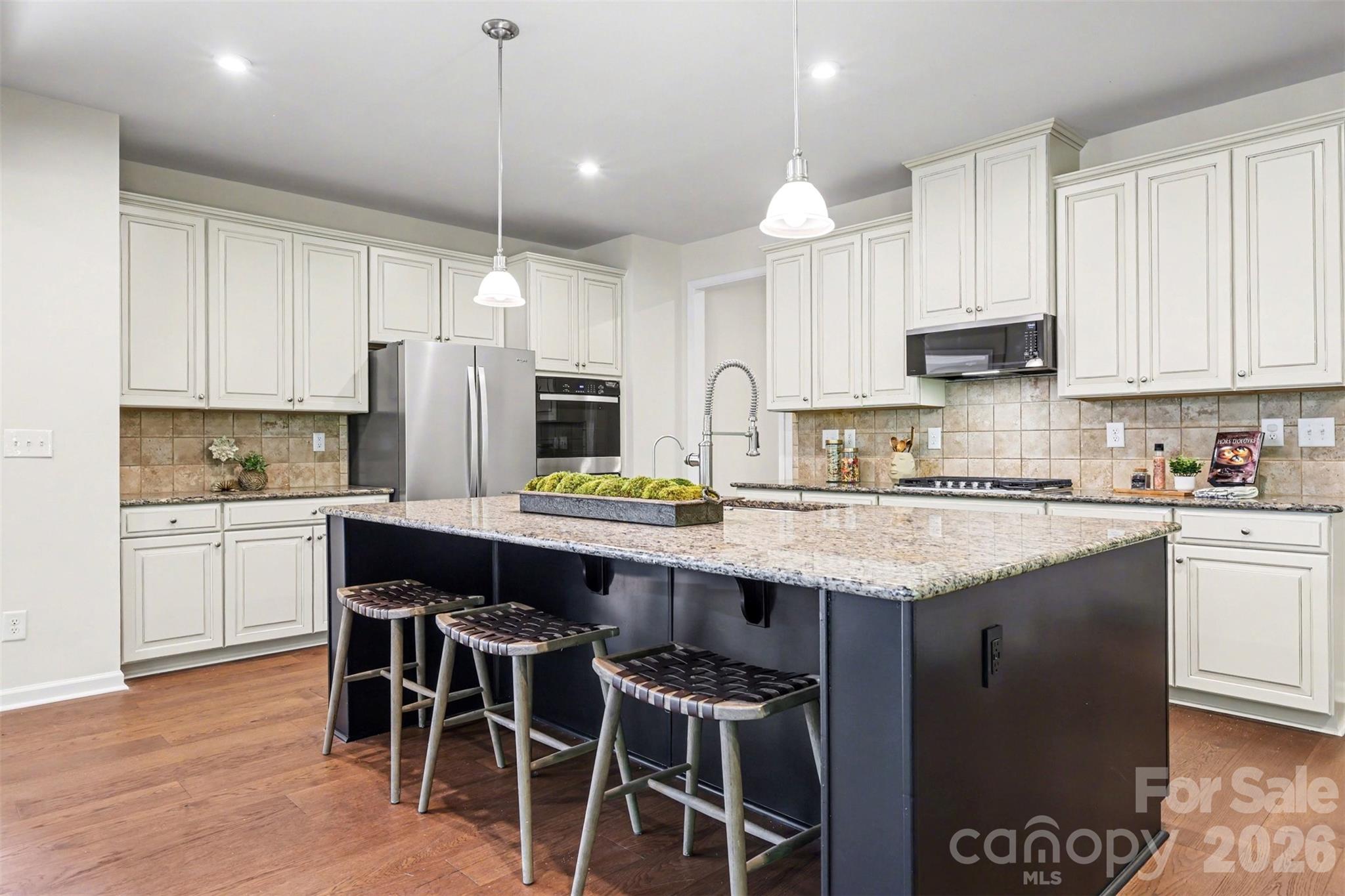 824 Abbeywood Drive — Waxhaw