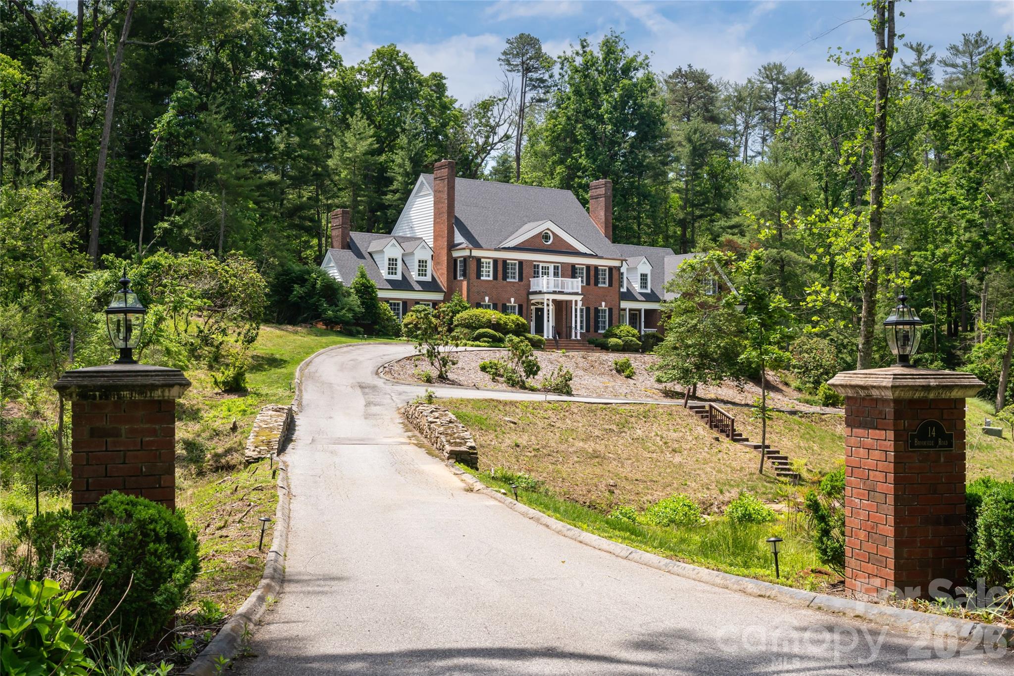 14 Brookside Road — Asheville