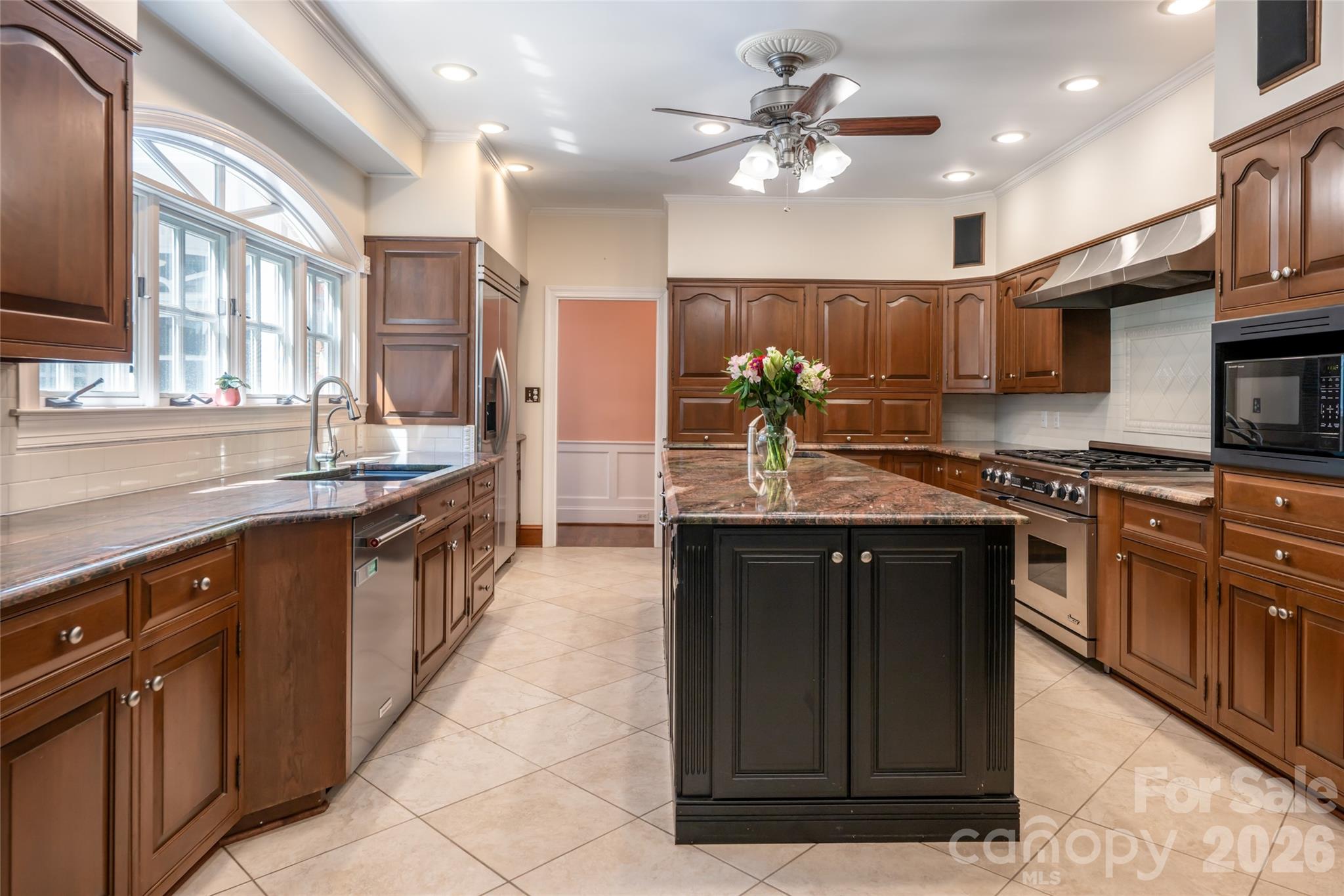 14 Brookside Road — Asheville
