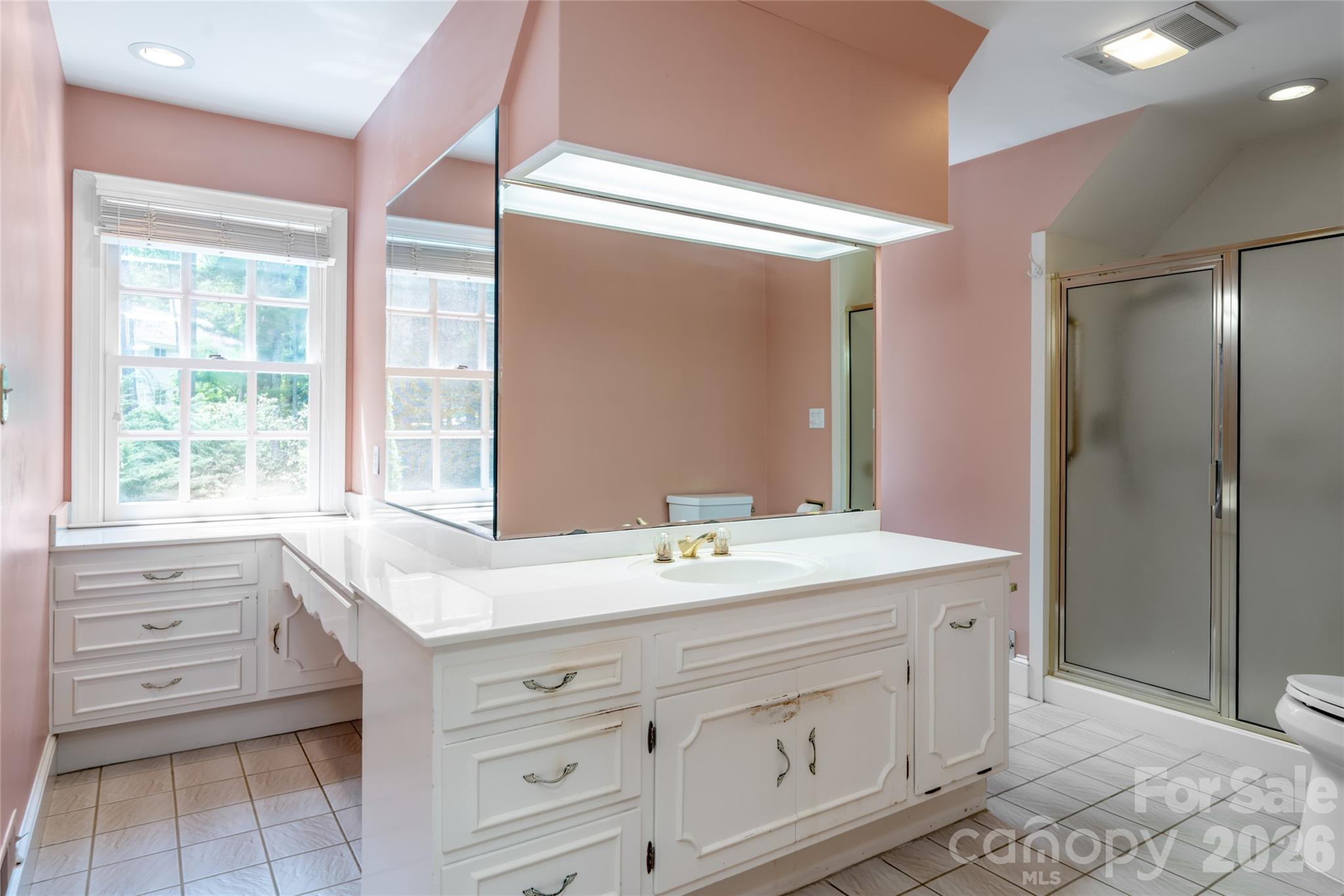 14 Brookside Road — Asheville
