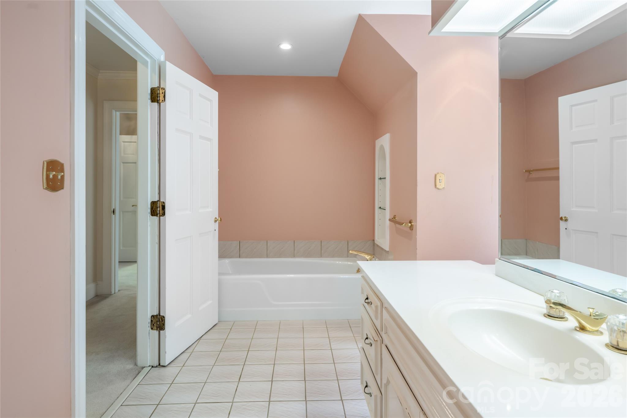 14 Brookside Road — Asheville