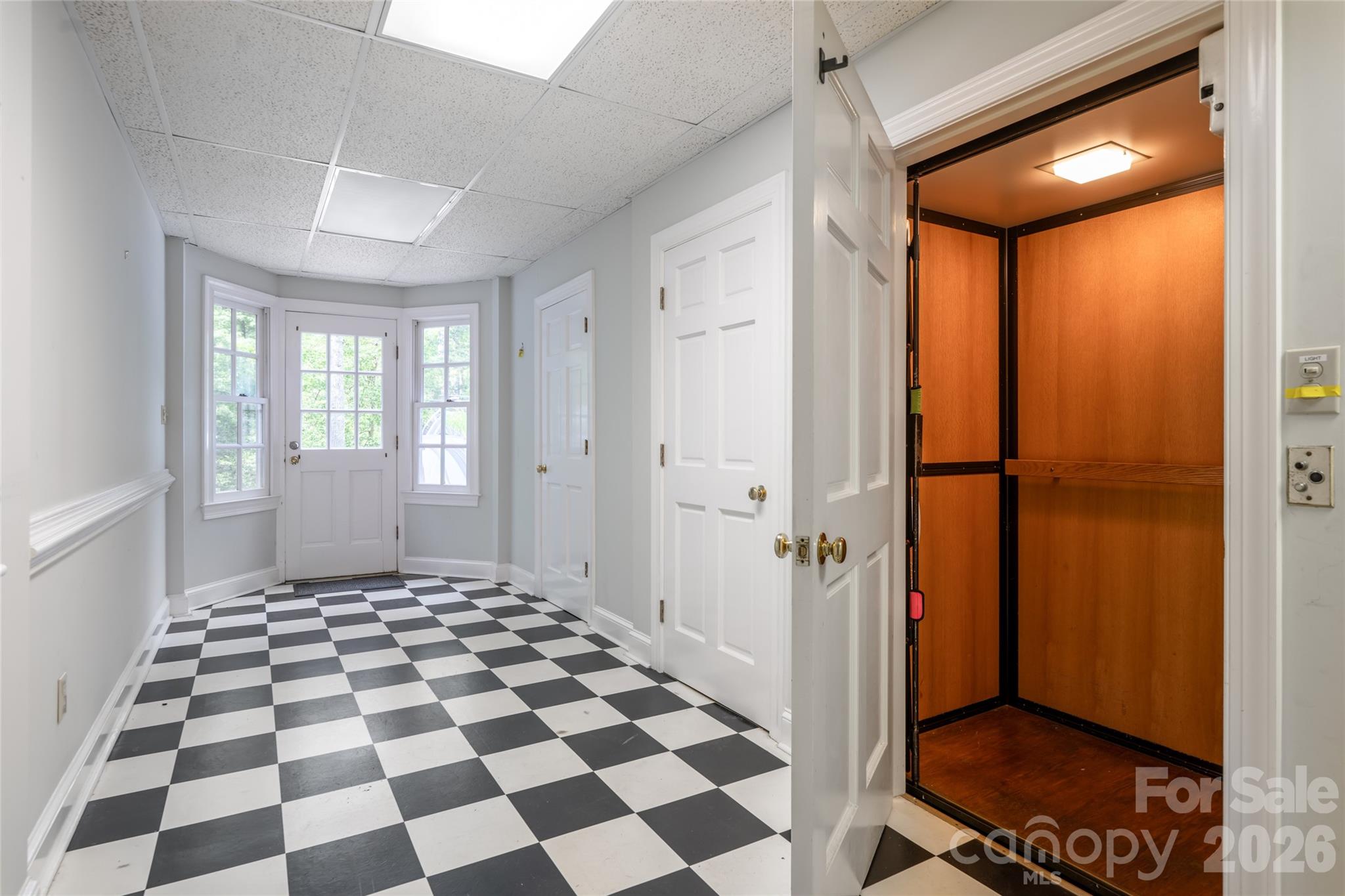14 Brookside Road — Asheville