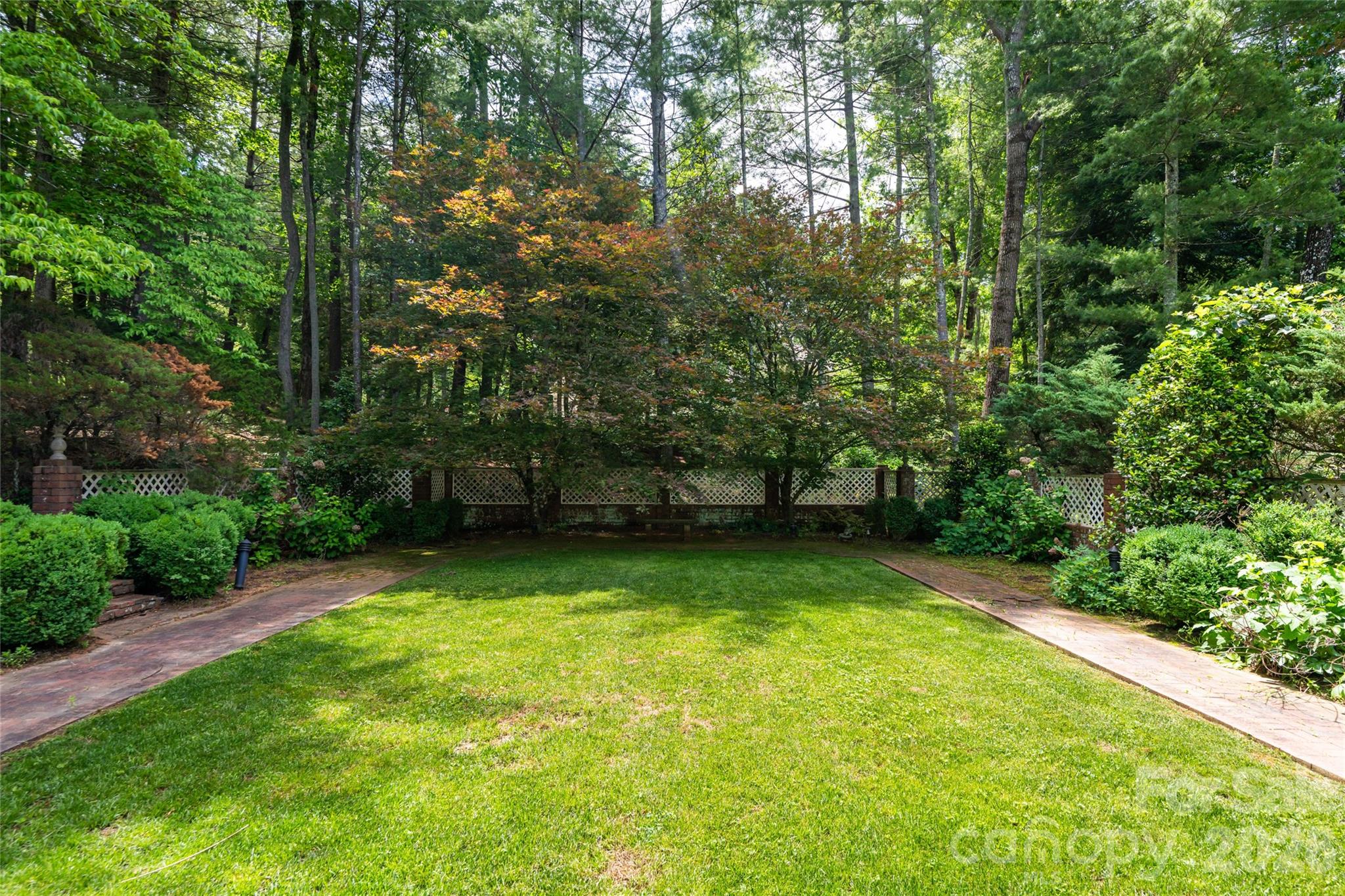 14 Brookside Road — Asheville