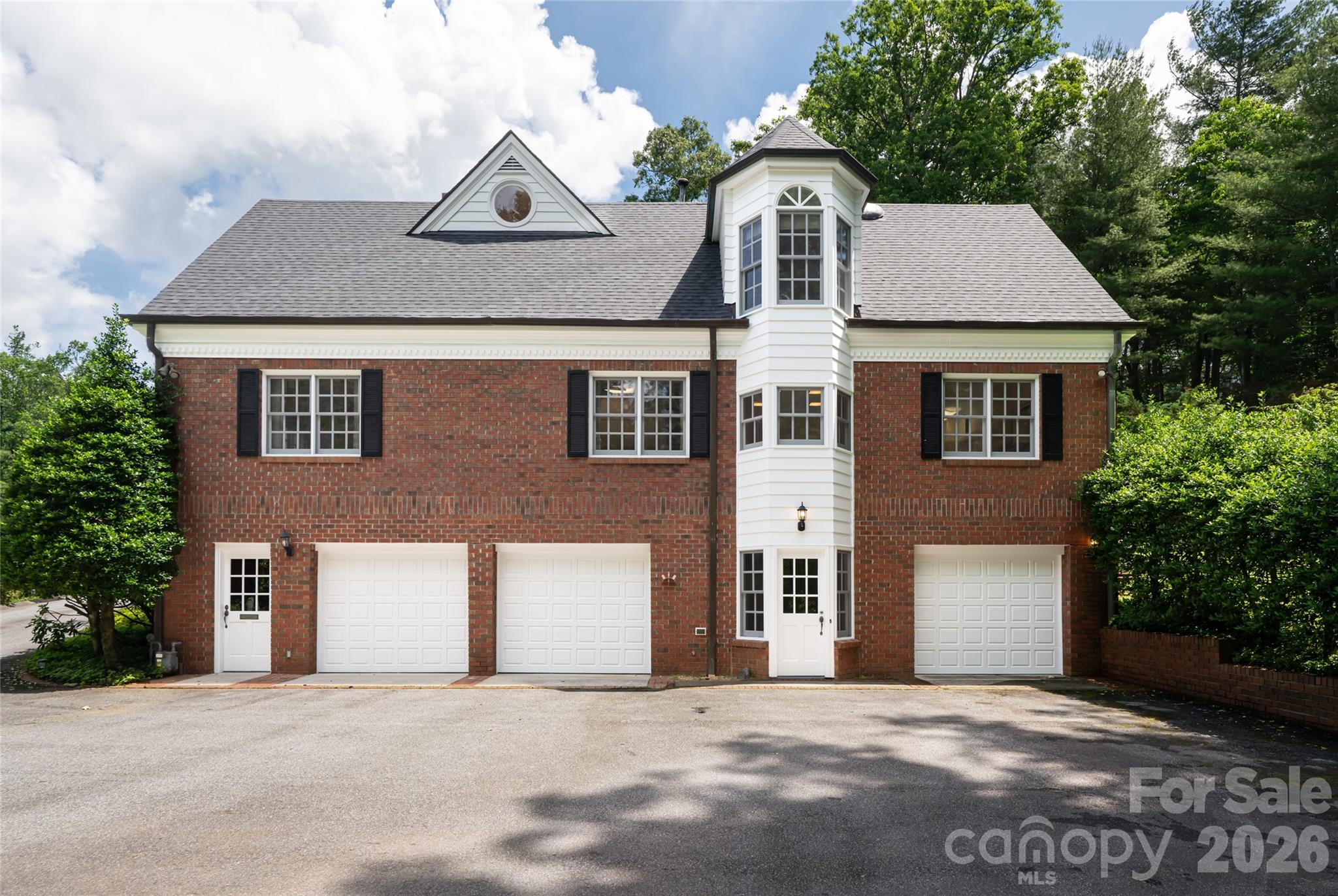 14 Brookside Road — Asheville