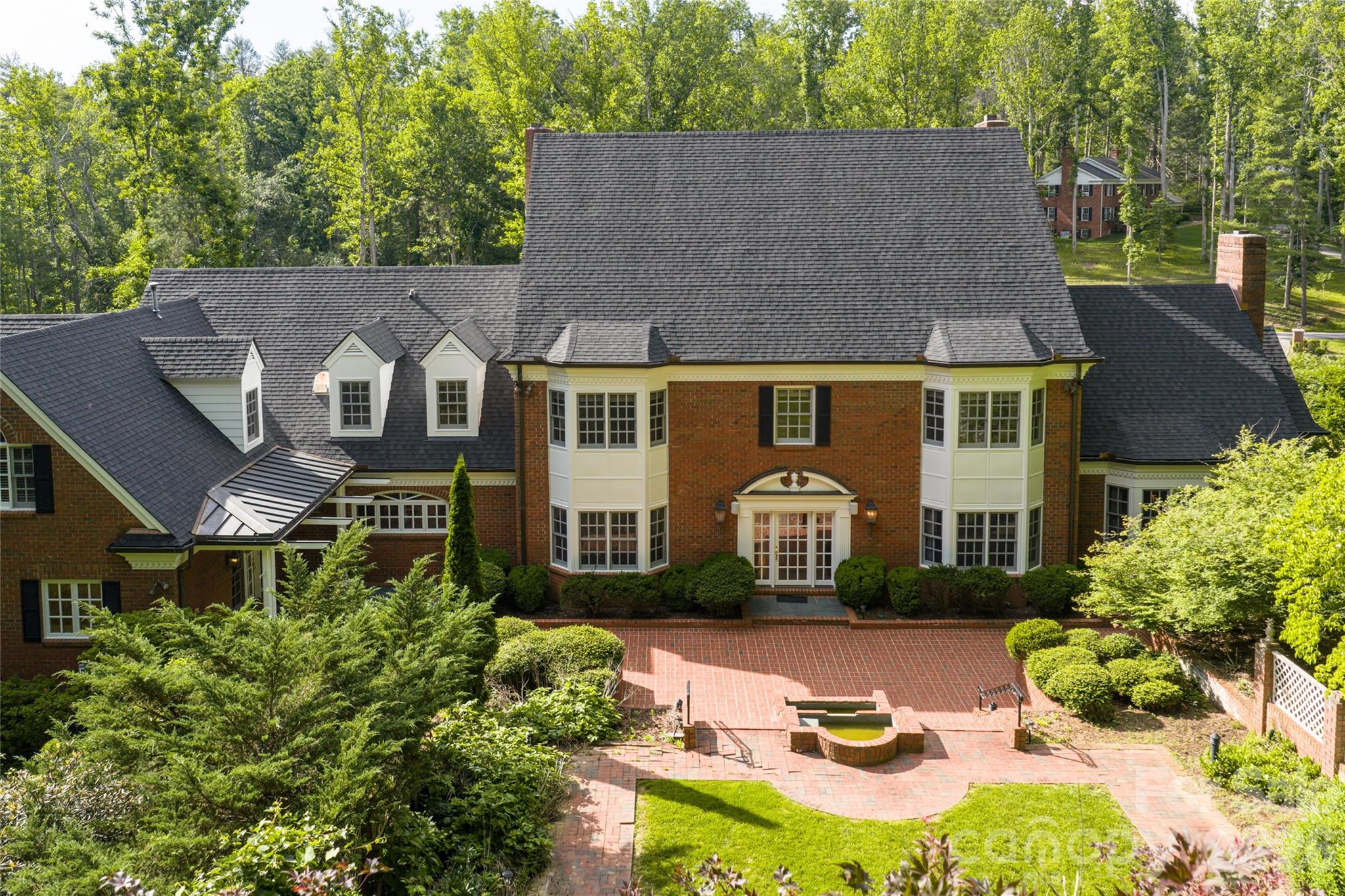 14 Brookside Road — Asheville