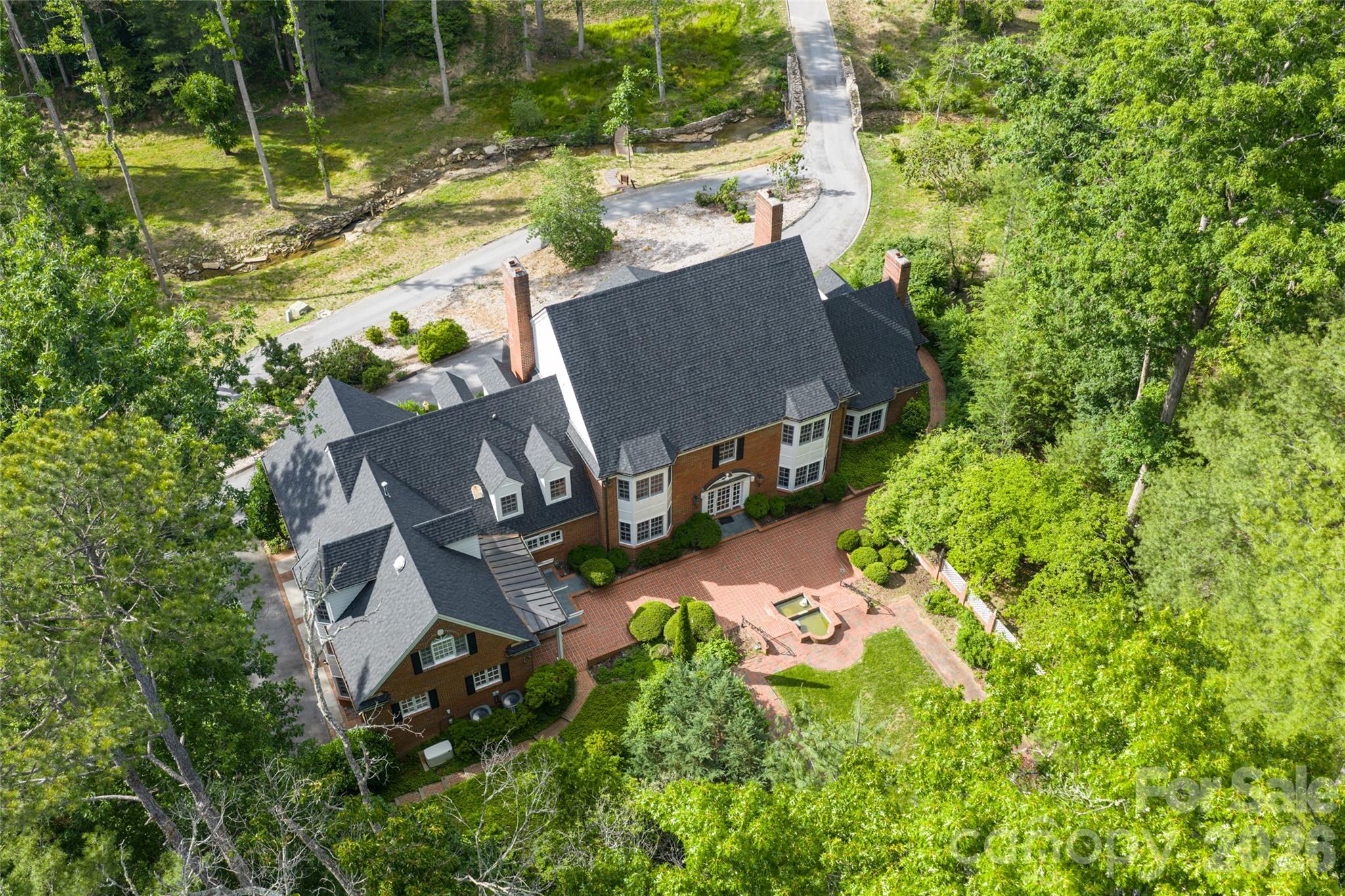 14 Brookside Road — Asheville