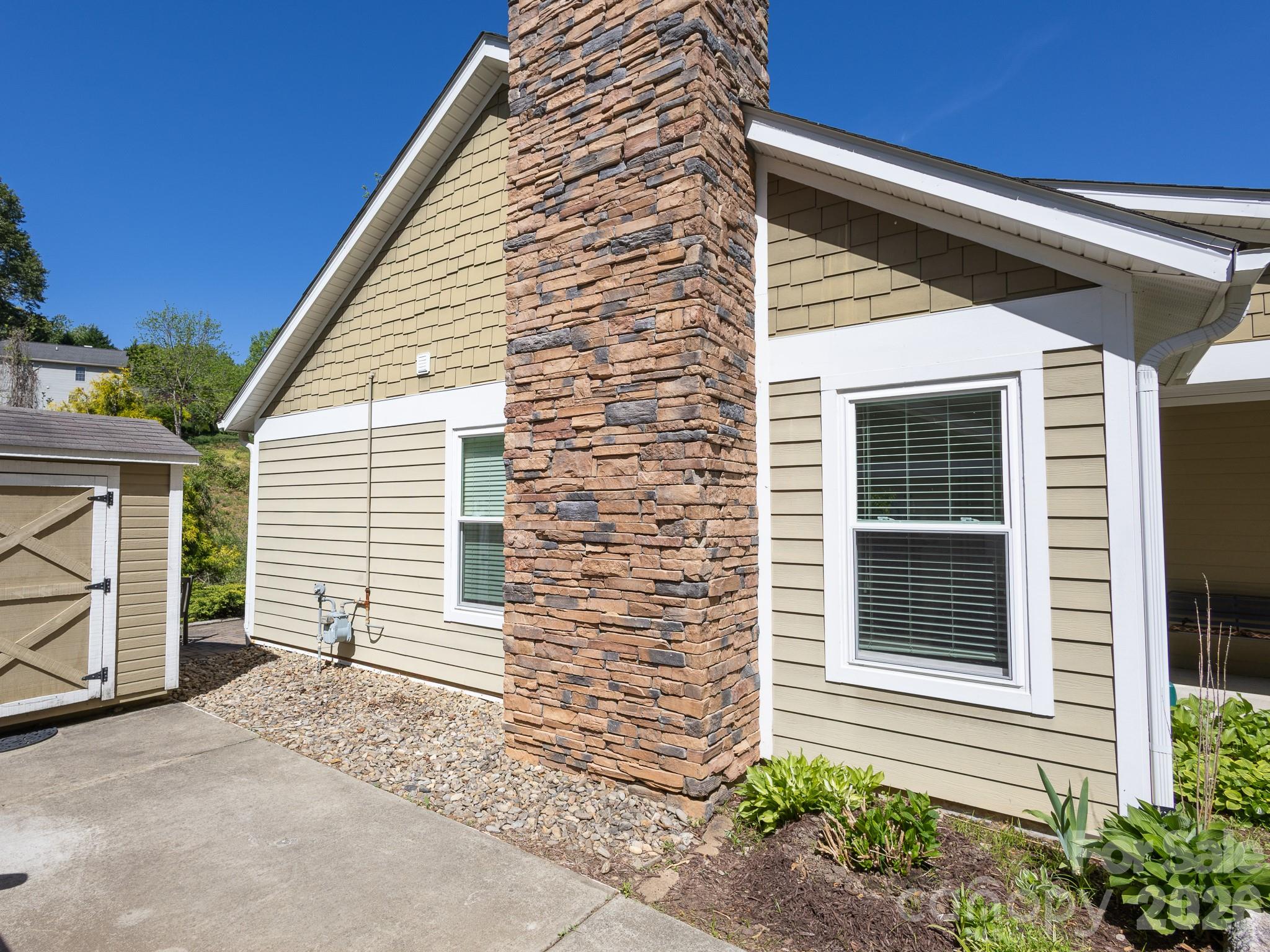 128 Lower Grassy Branch Road — Asheville