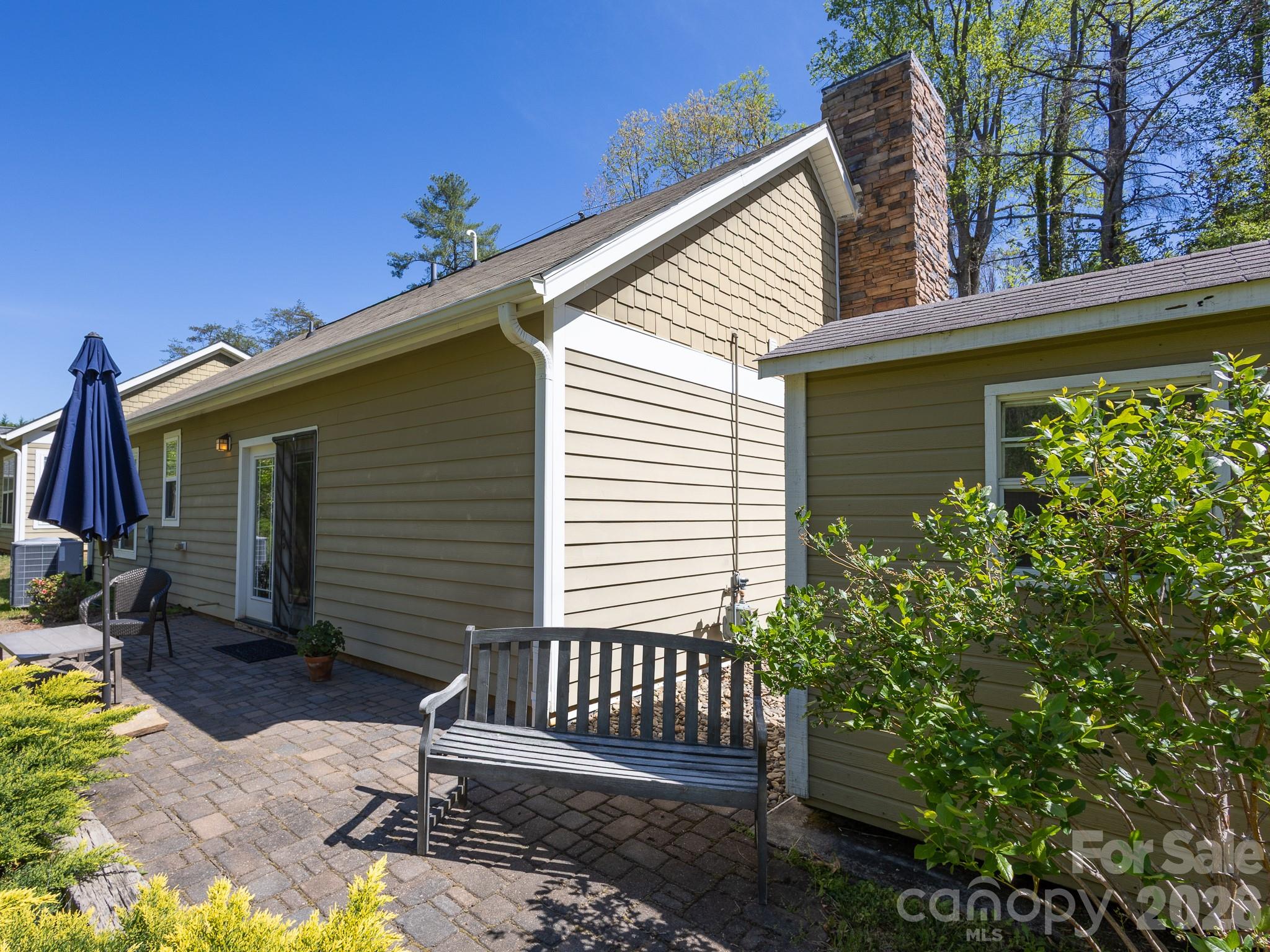 128 Lower Grassy Branch Road — Asheville