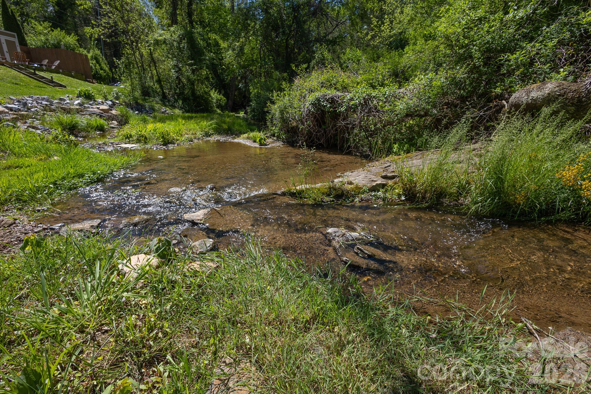 128 Lower Grassy Branch Road — Asheville