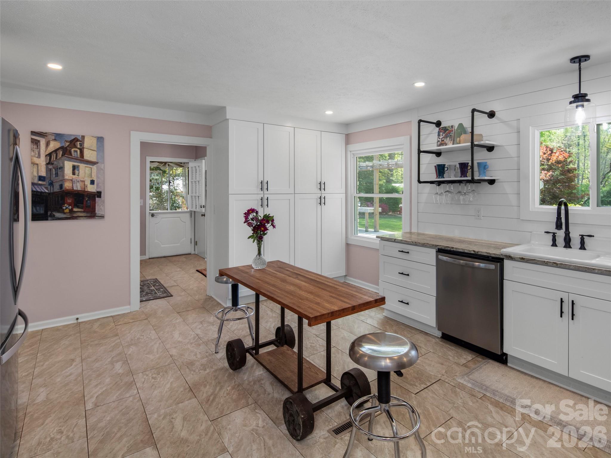 304 Wood Dale Drive — Hendersonville