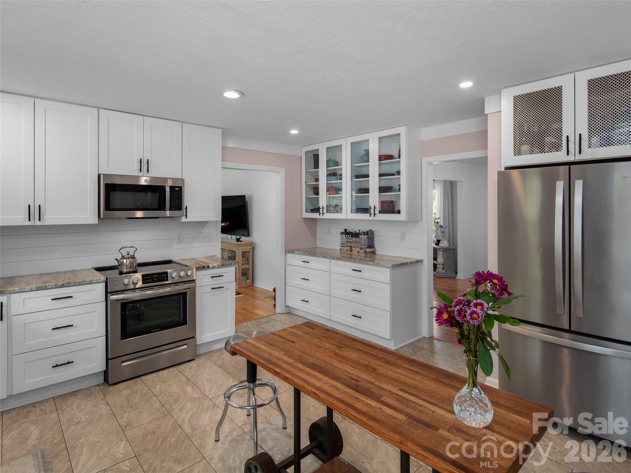 304 Wood Dale Drive — Hendersonville