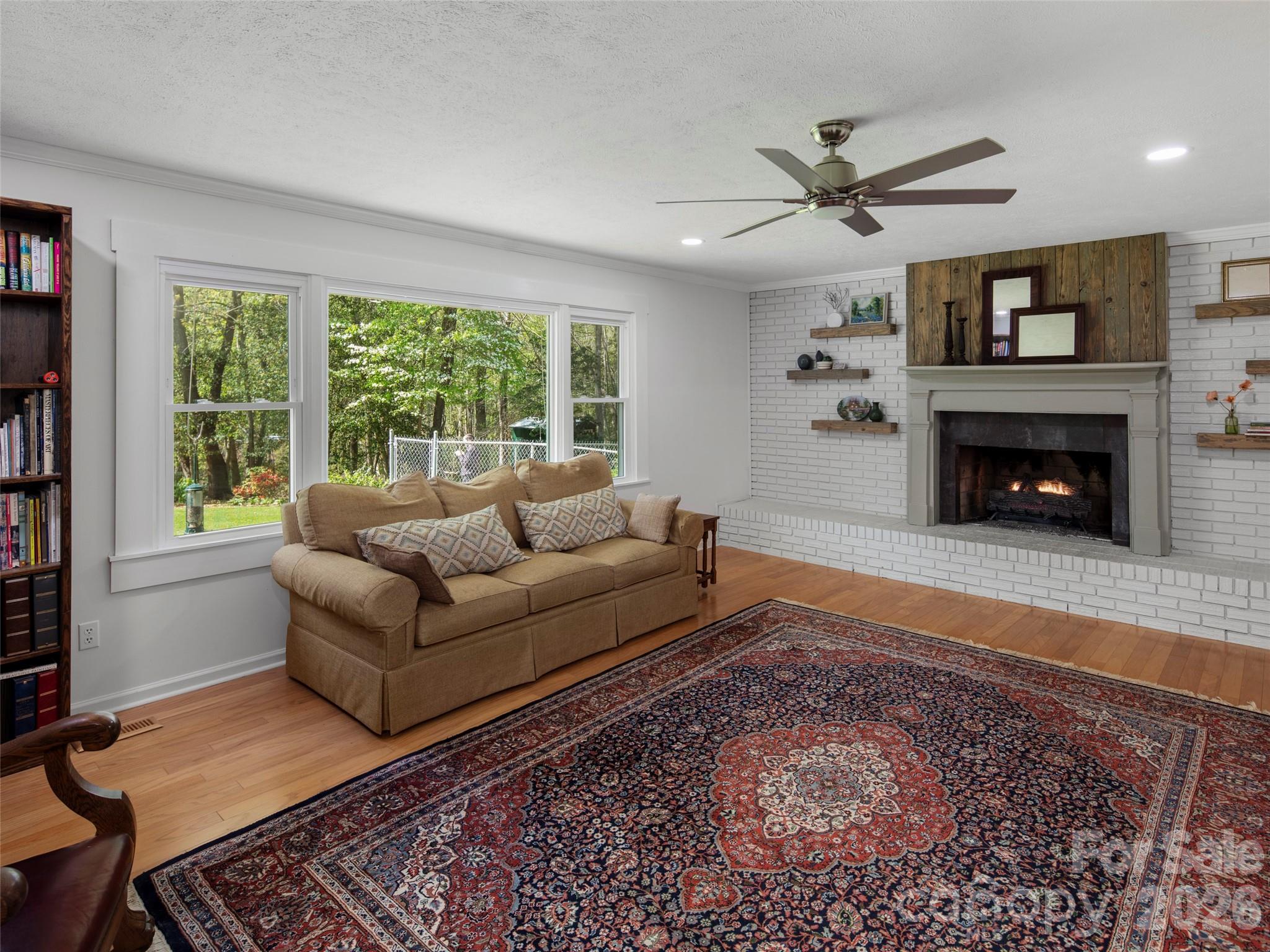 304 Wood Dale Drive — Hendersonville