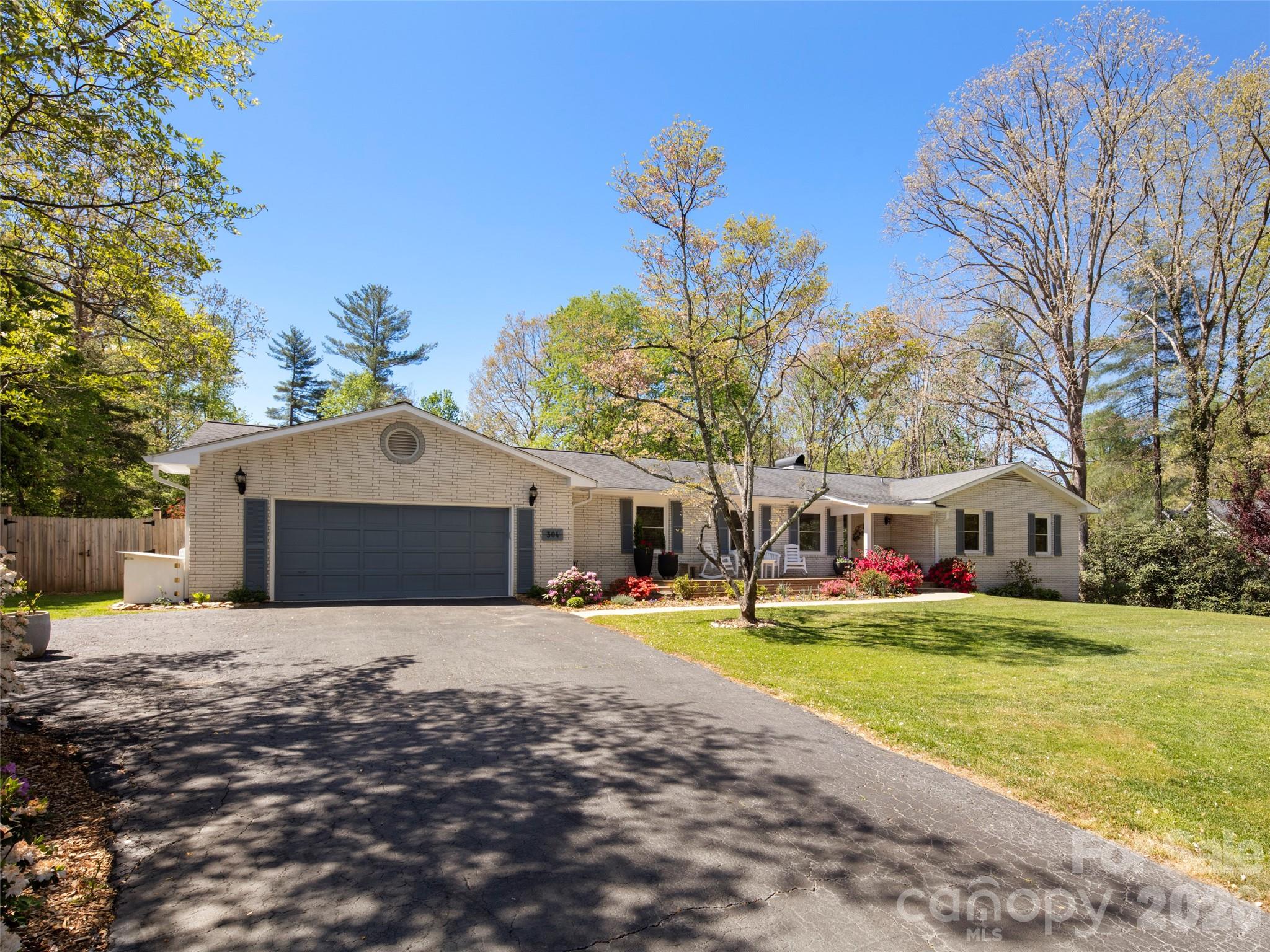 304 Wood Dale Drive — Hendersonville
