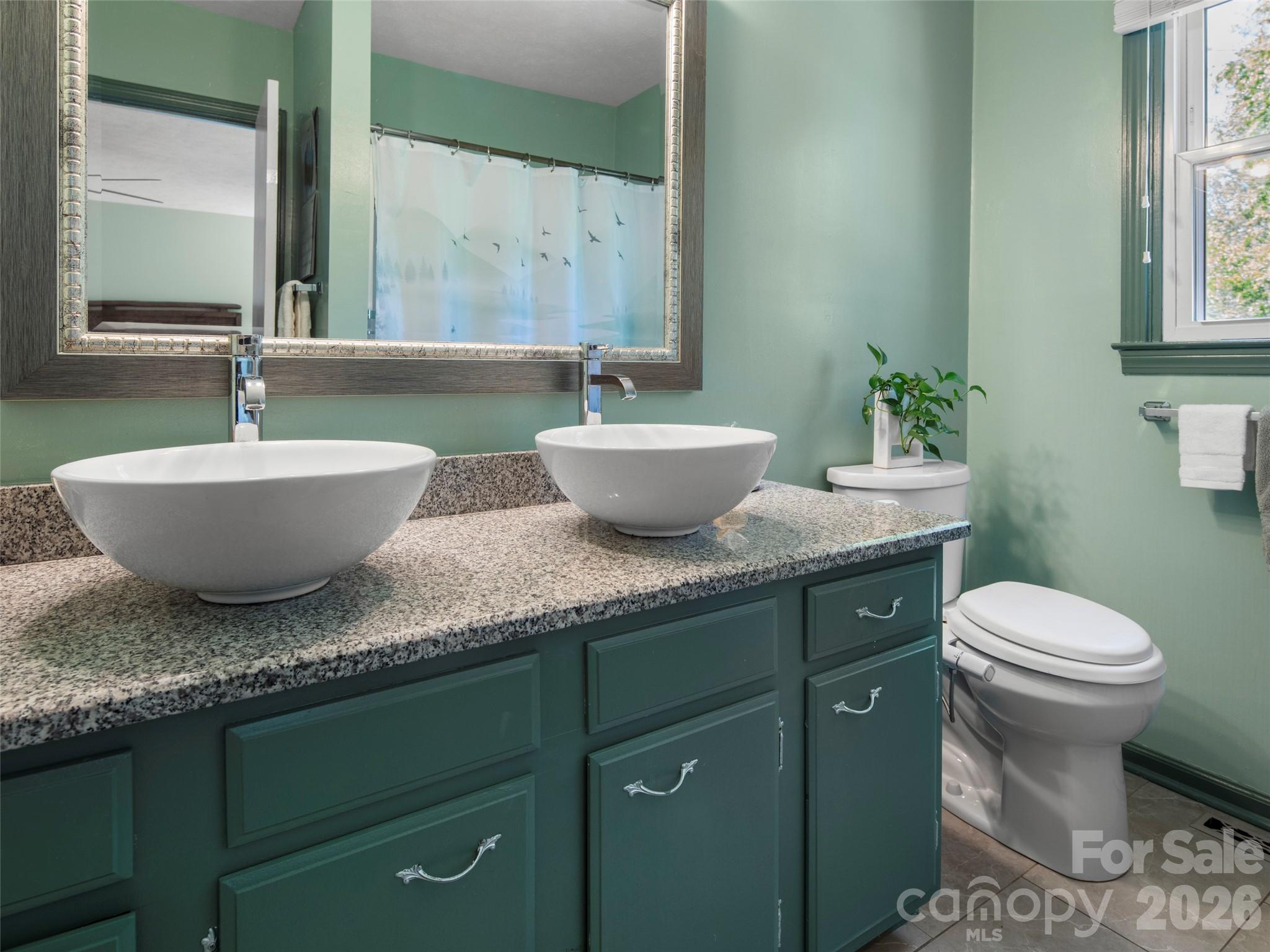 304 Wood Dale Drive — Hendersonville
