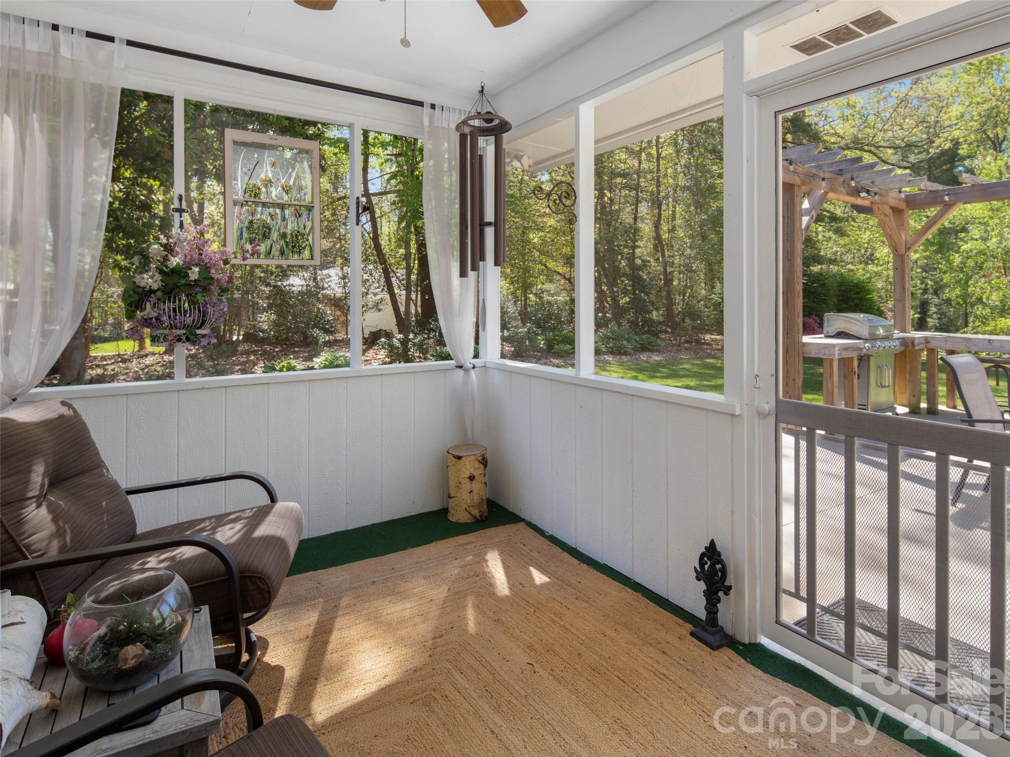 304 Wood Dale Drive — Hendersonville