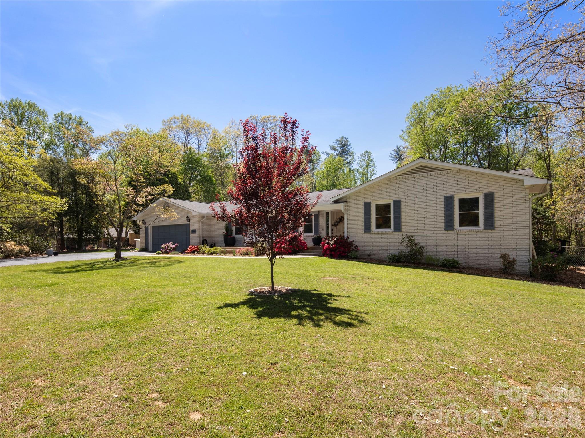 304 Wood Dale Drive — Hendersonville