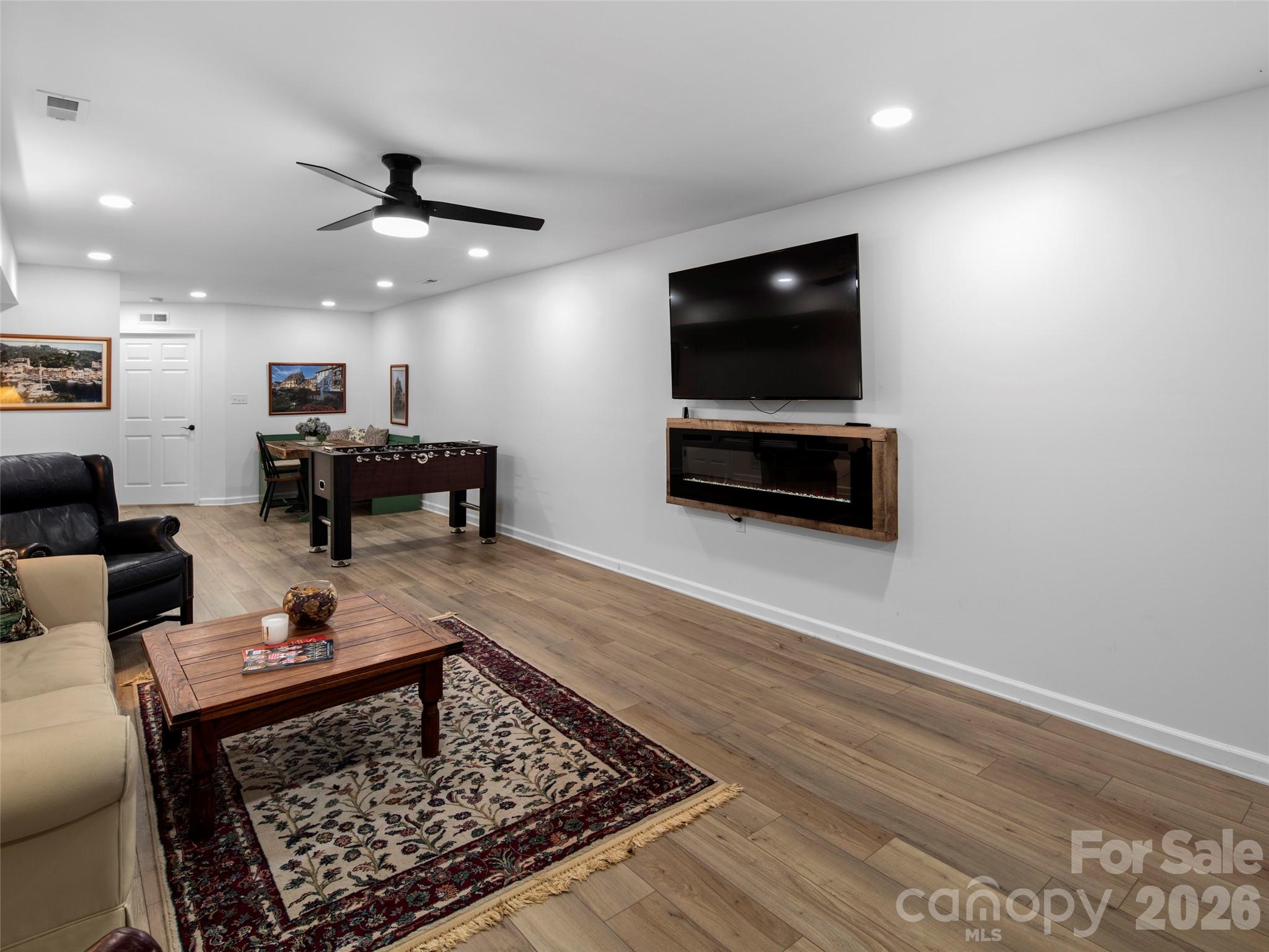304 Wood Dale Drive — Hendersonville