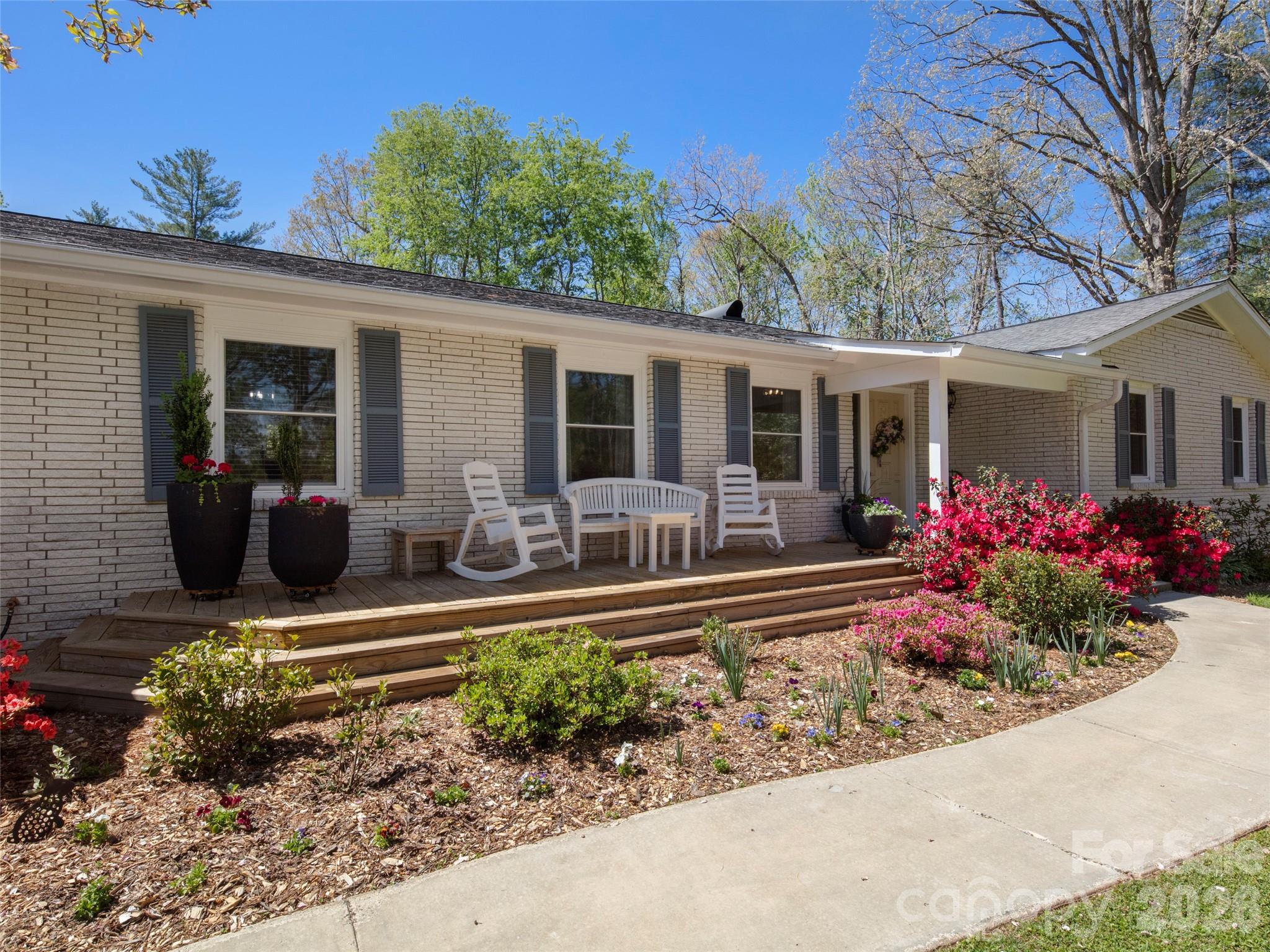 304 Wood Dale Drive — Hendersonville