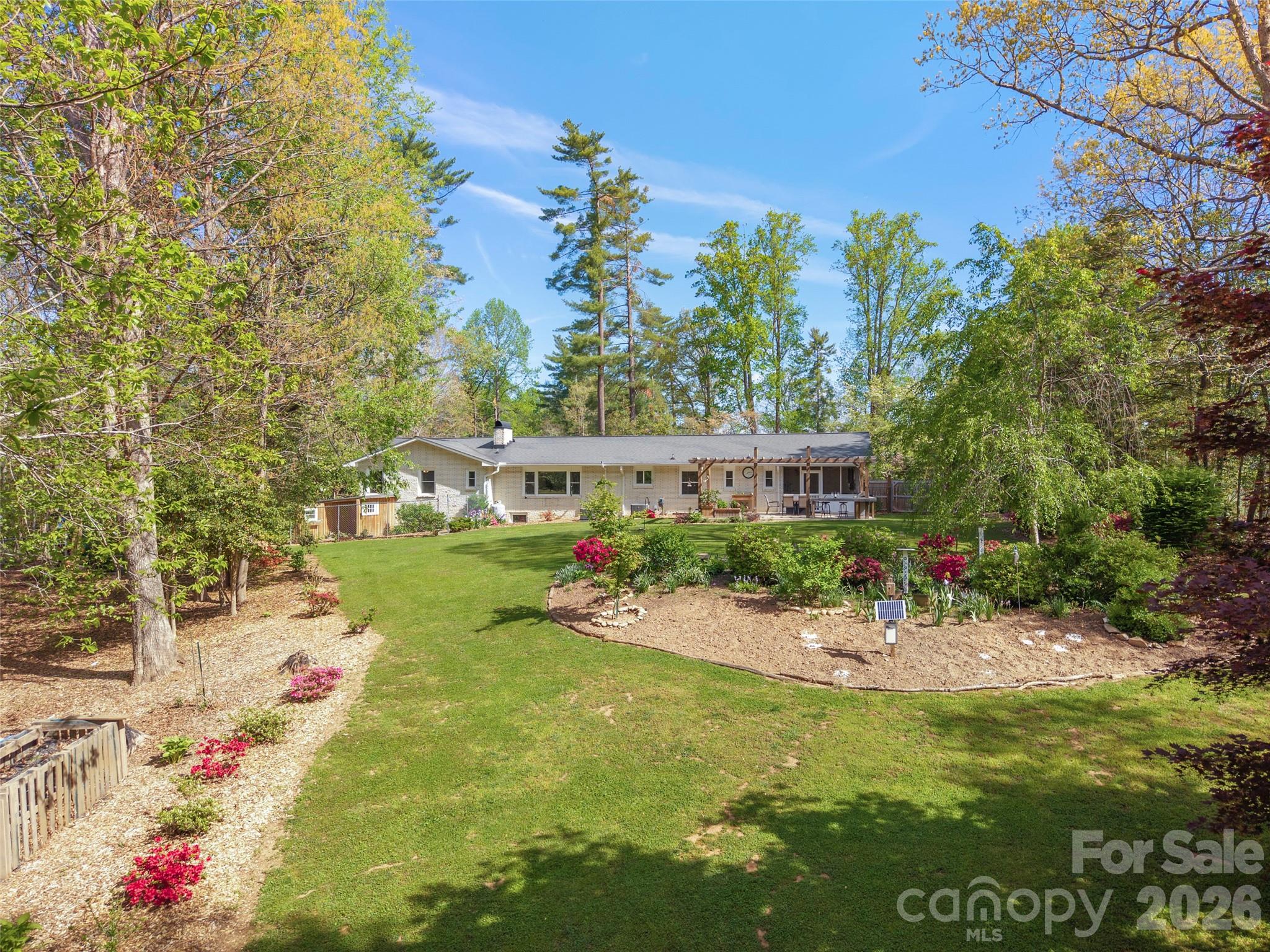 304 Wood Dale Drive — Hendersonville