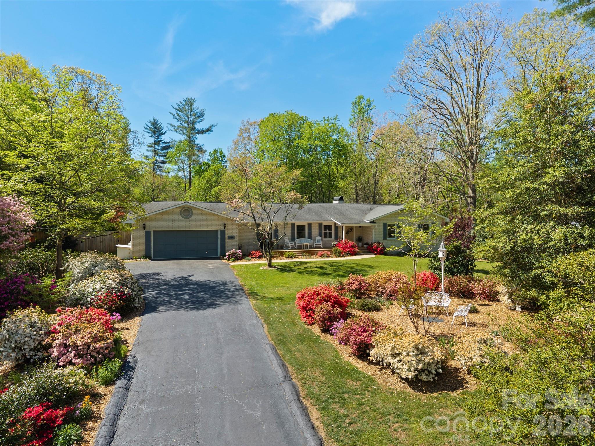 304 Wood Dale Drive — Hendersonville