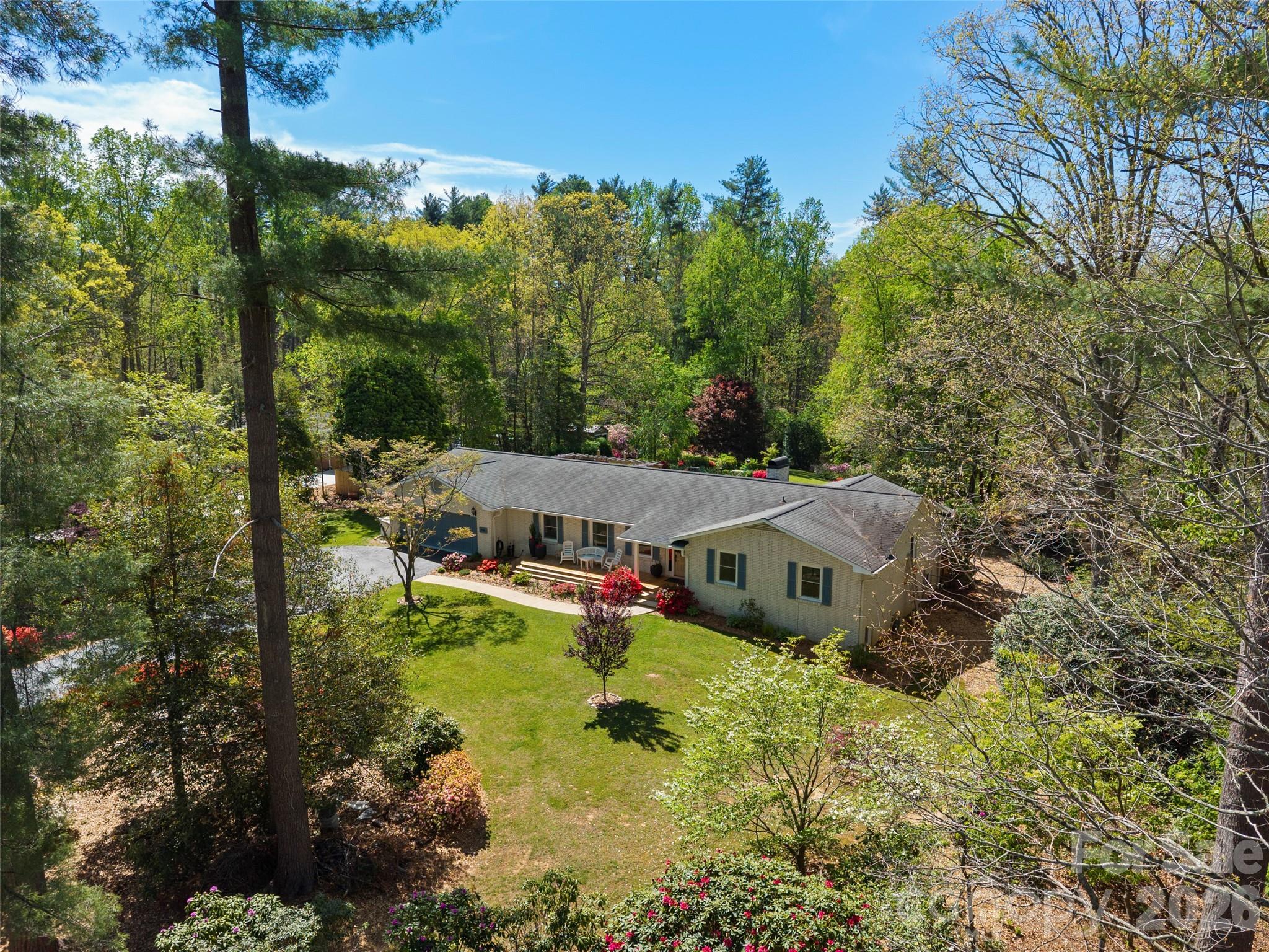 304 Wood Dale Drive — Hendersonville