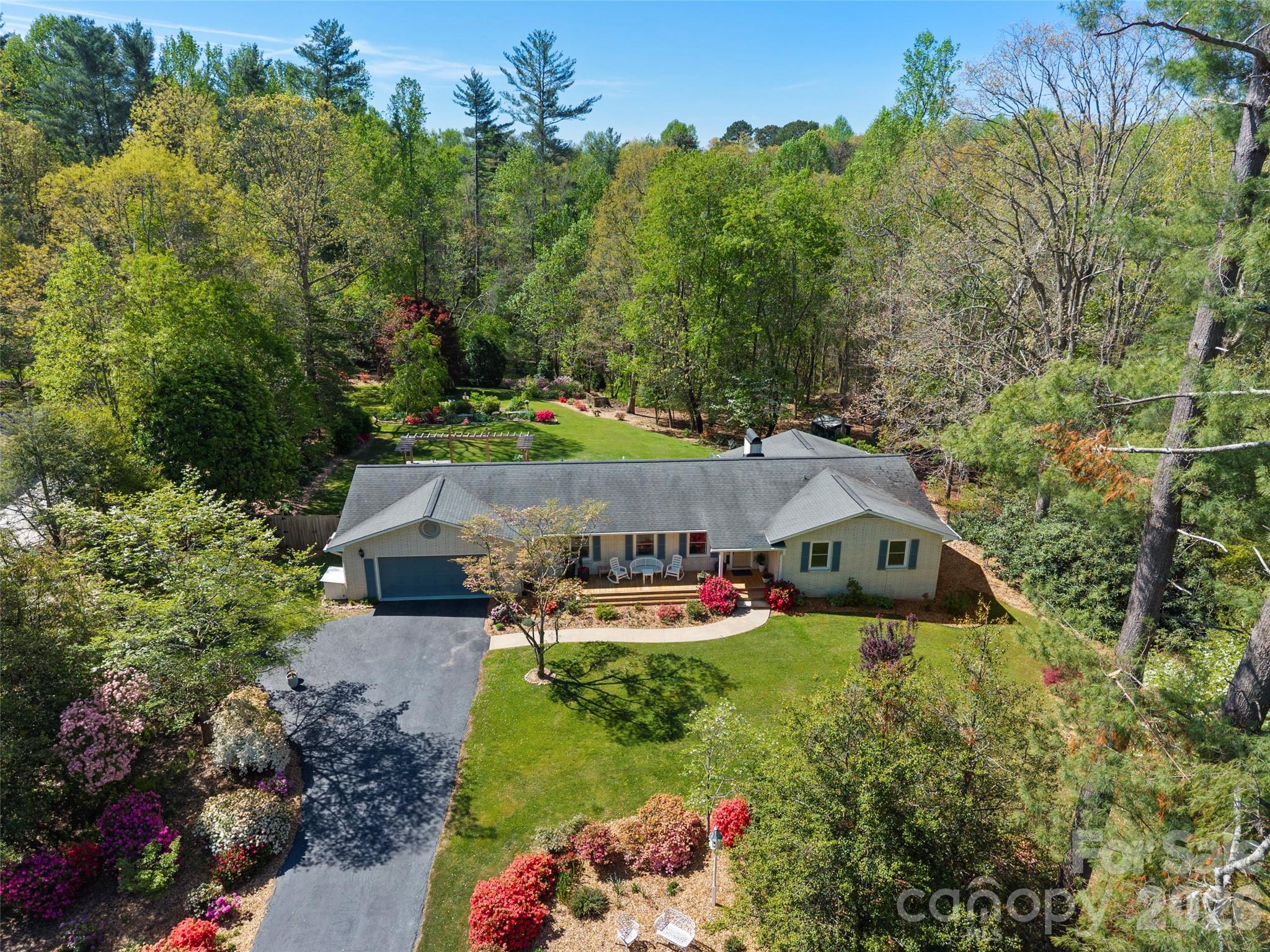 304 Wood Dale Drive — Hendersonville