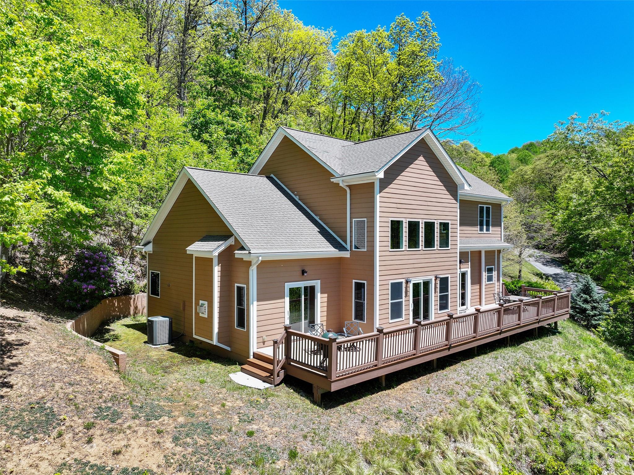 1033 Presidential Drive — Waynesville