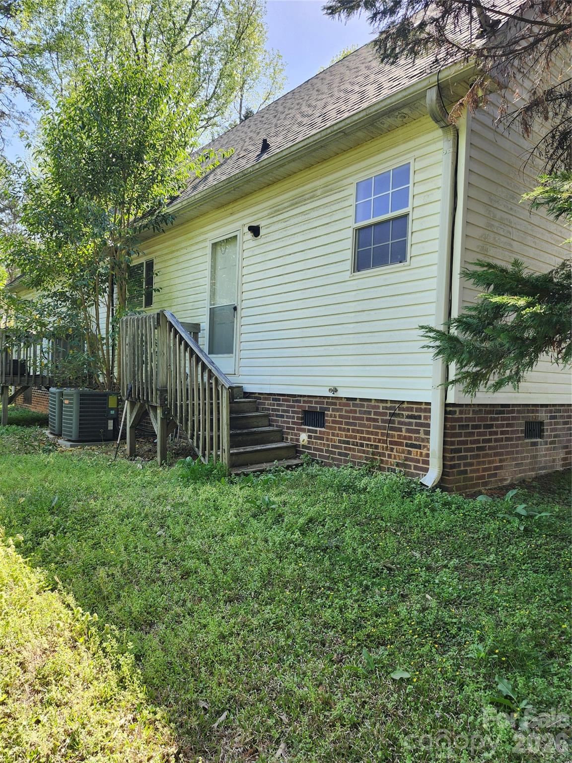 213 Vicki Way — Stanley
