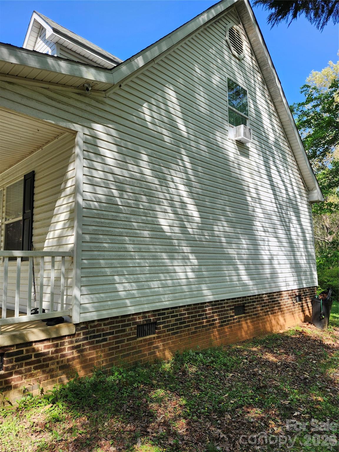 213 Vicki Way — Stanley