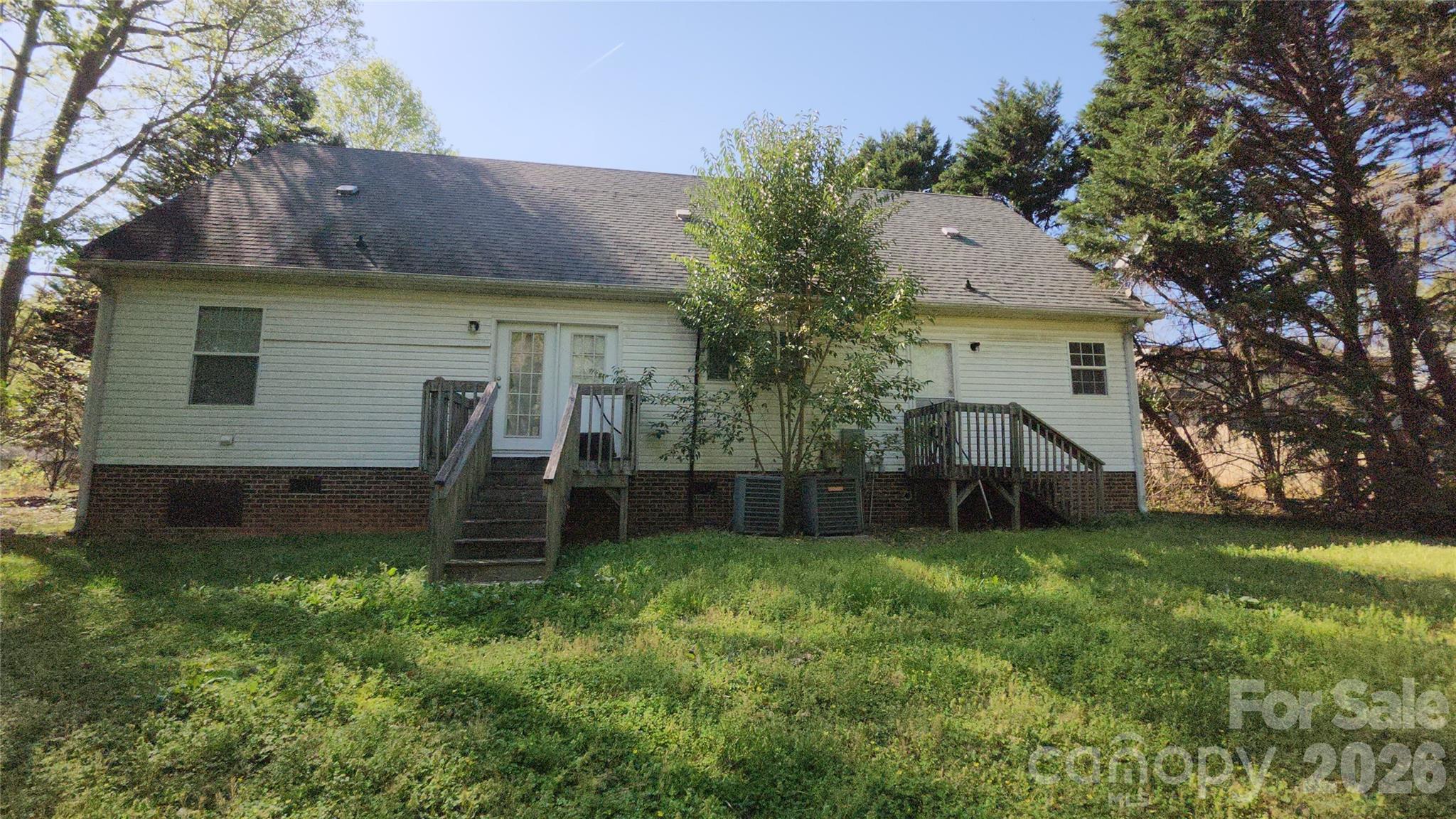 213 Vicki Way — Stanley
