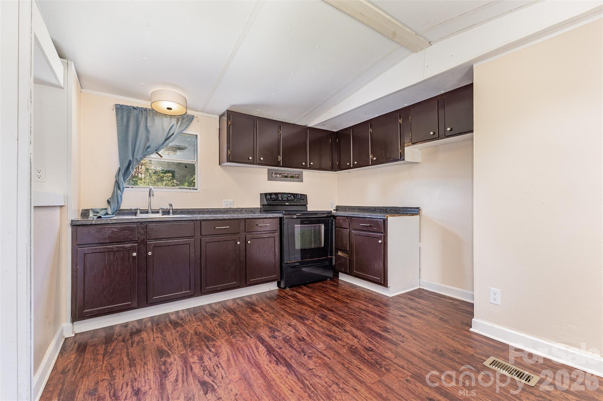 364 Paraham Road S — York