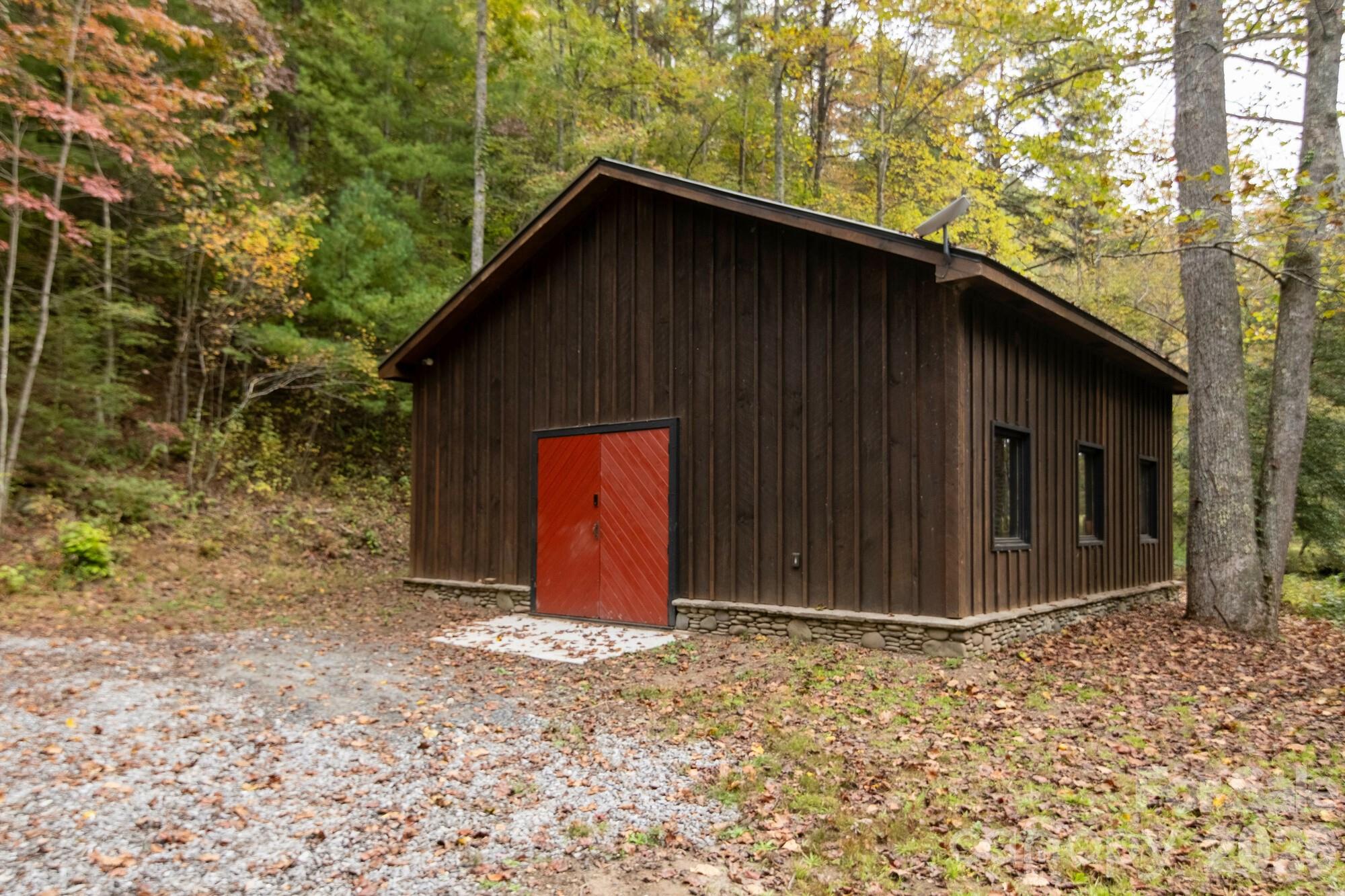 2108 River Hill Road — Murphy