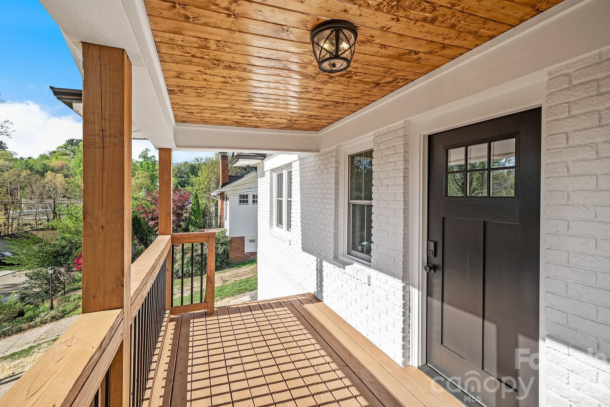 154 Laurel Loop — Asheville