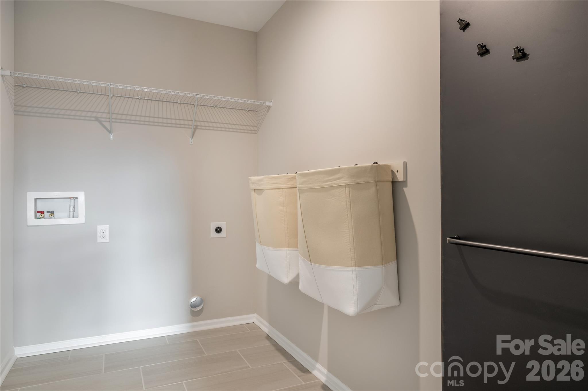 11542 Glasden Road — Charlotte