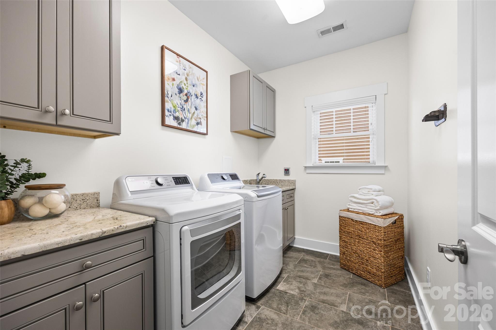 2562 Roseview Lane — Charlotte