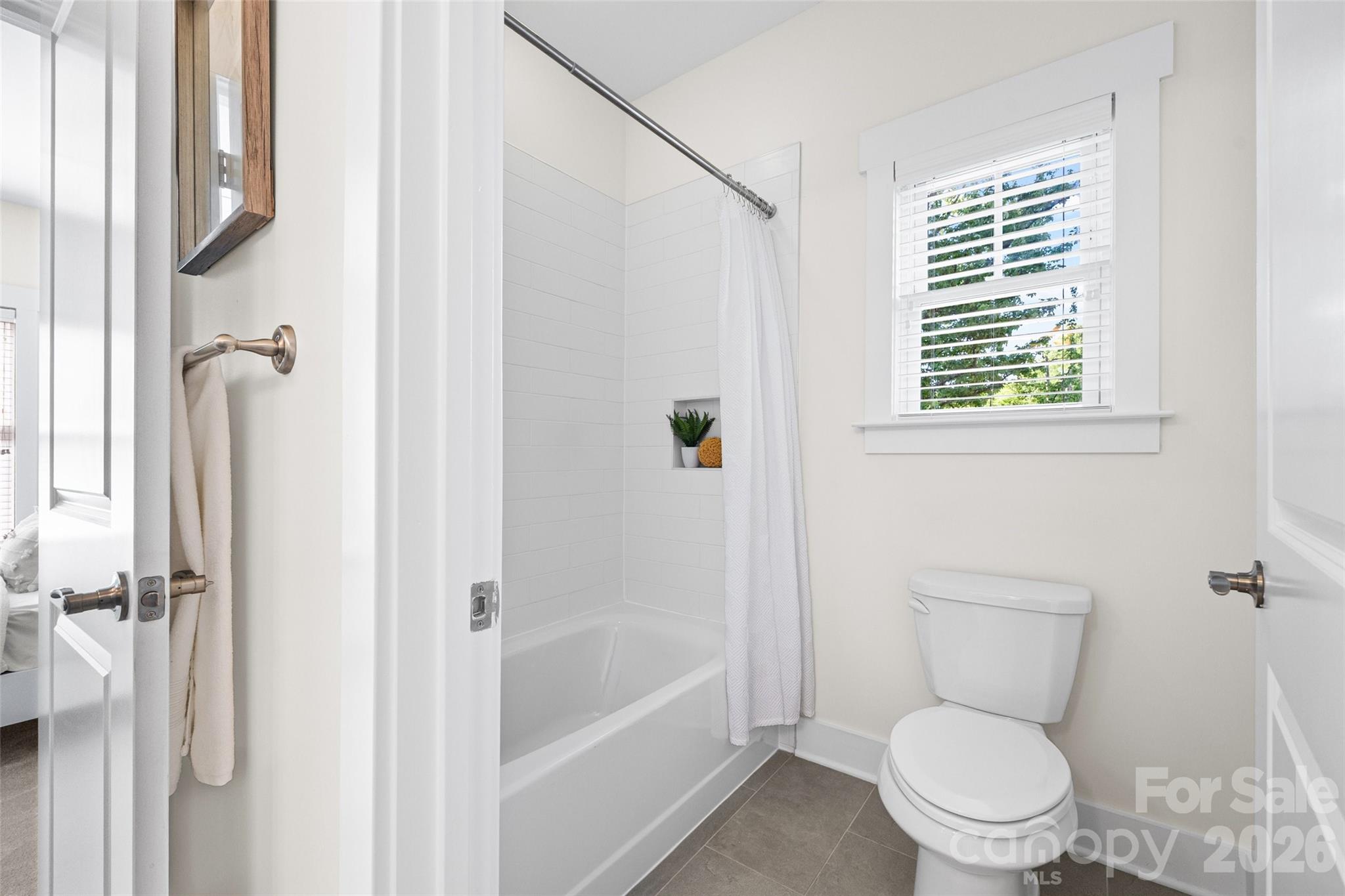 2562 Roseview Lane — Charlotte