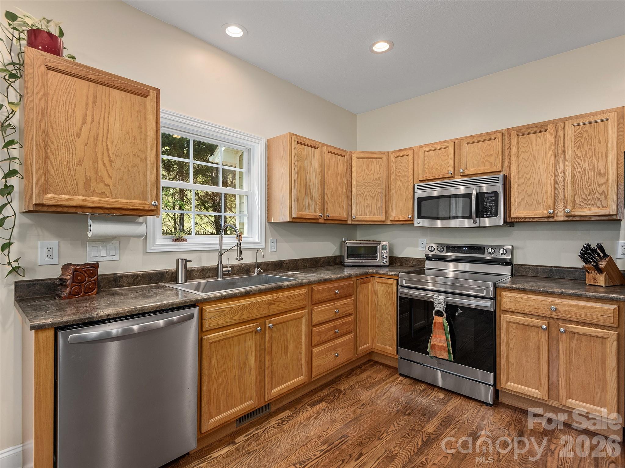 37 Crimson Lane — Hendersonville
