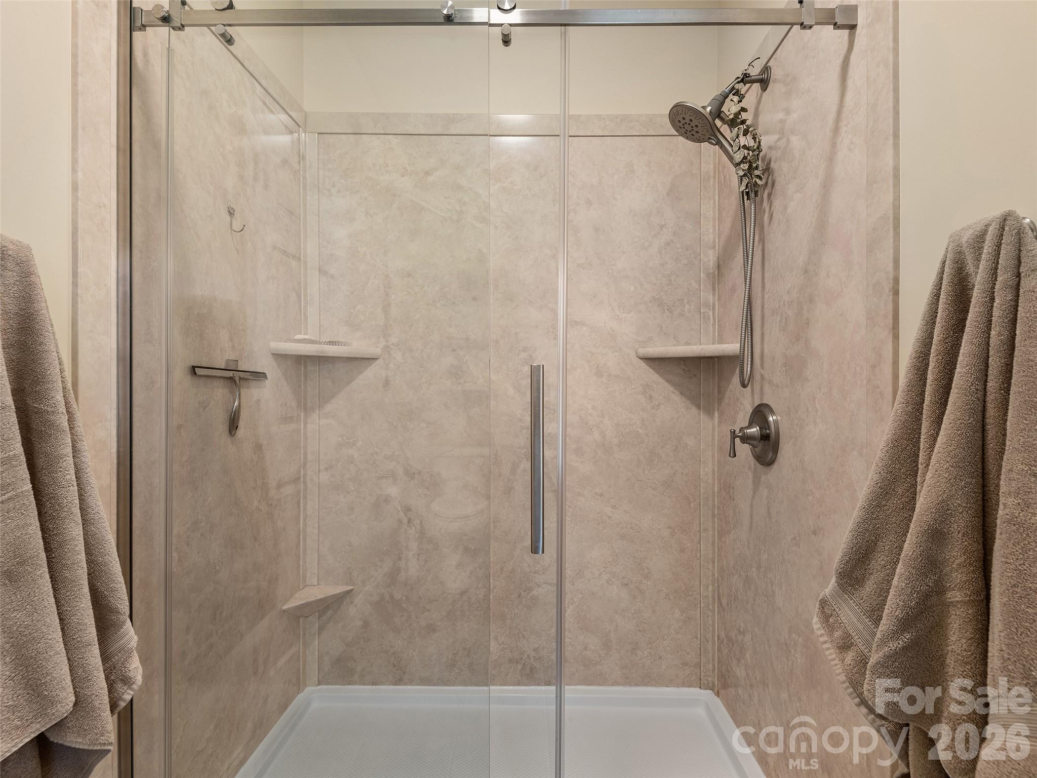 37 Crimson Lane — Hendersonville