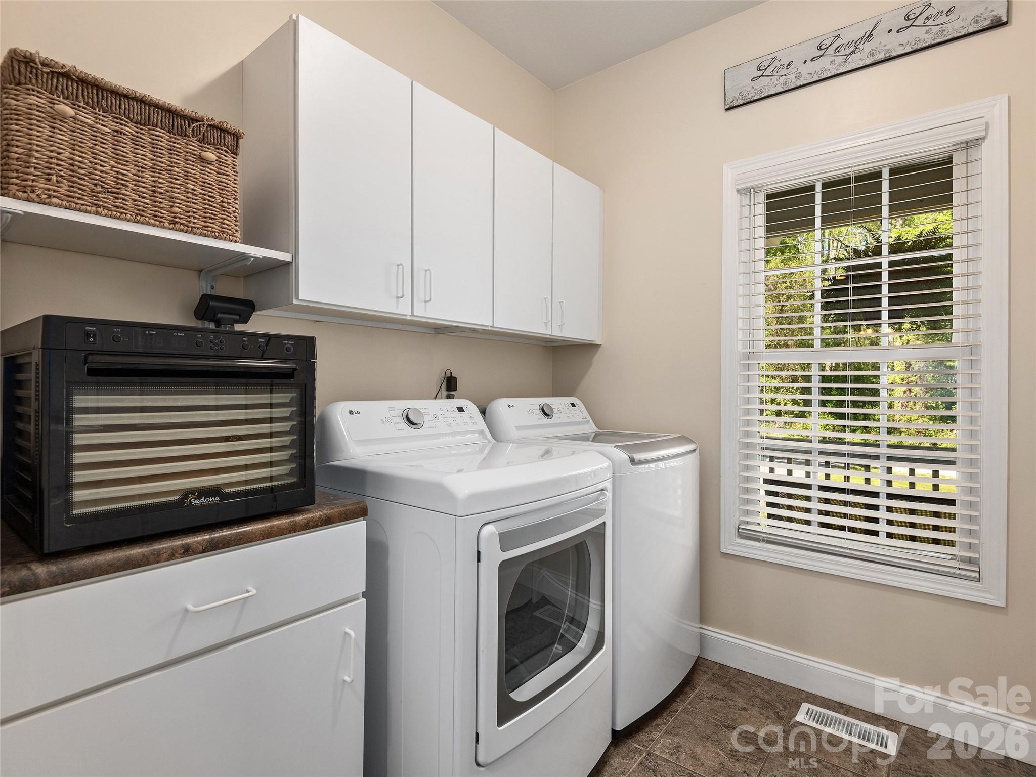 37 Crimson Lane — Hendersonville