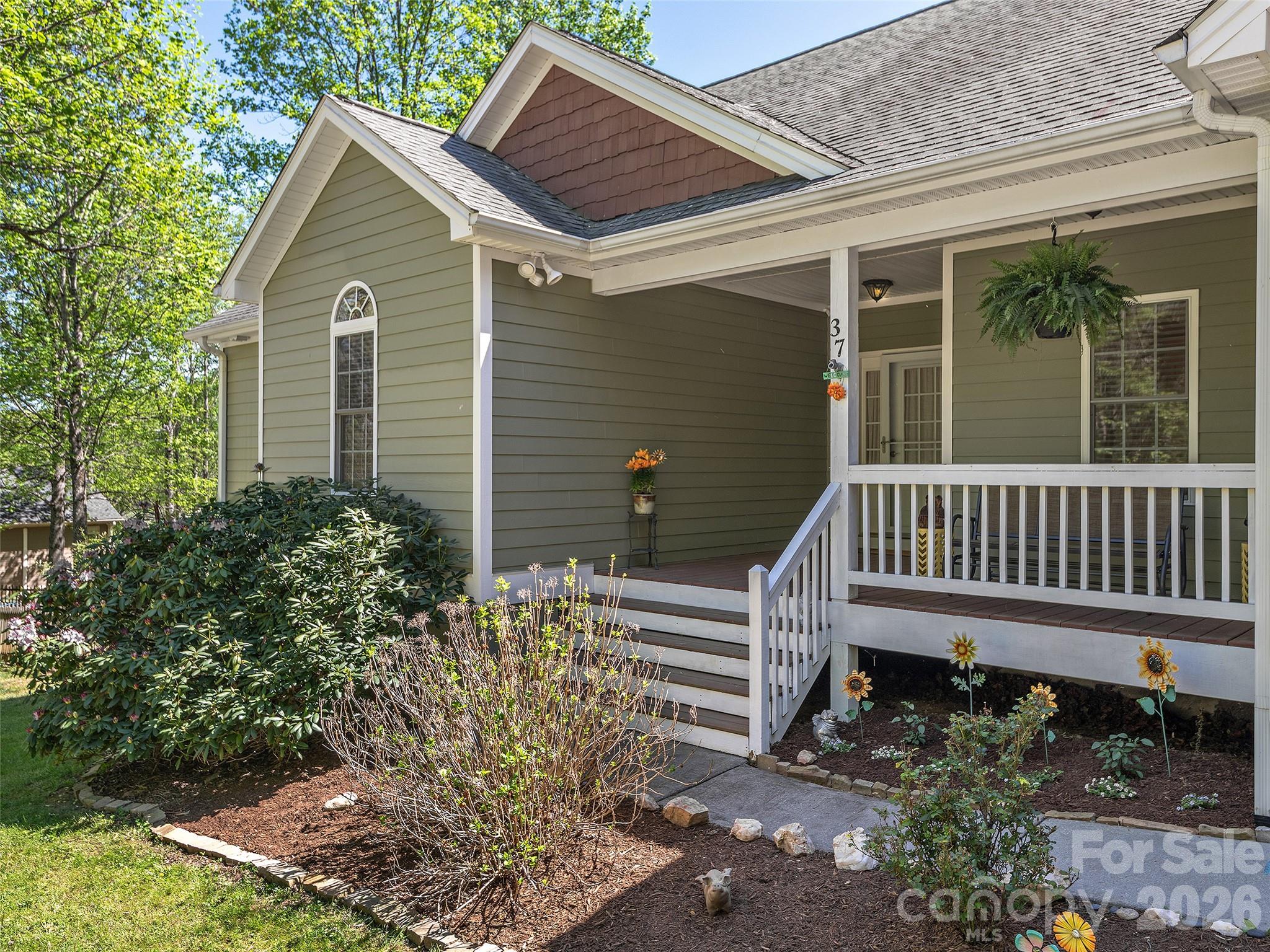 37 Crimson Lane — Hendersonville