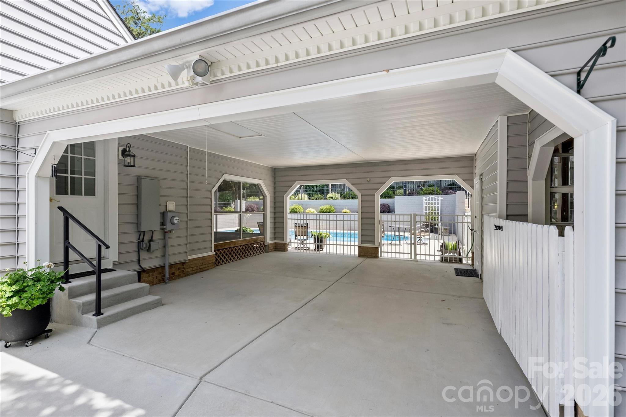 4013 Bridgewood Lane — Charlotte
