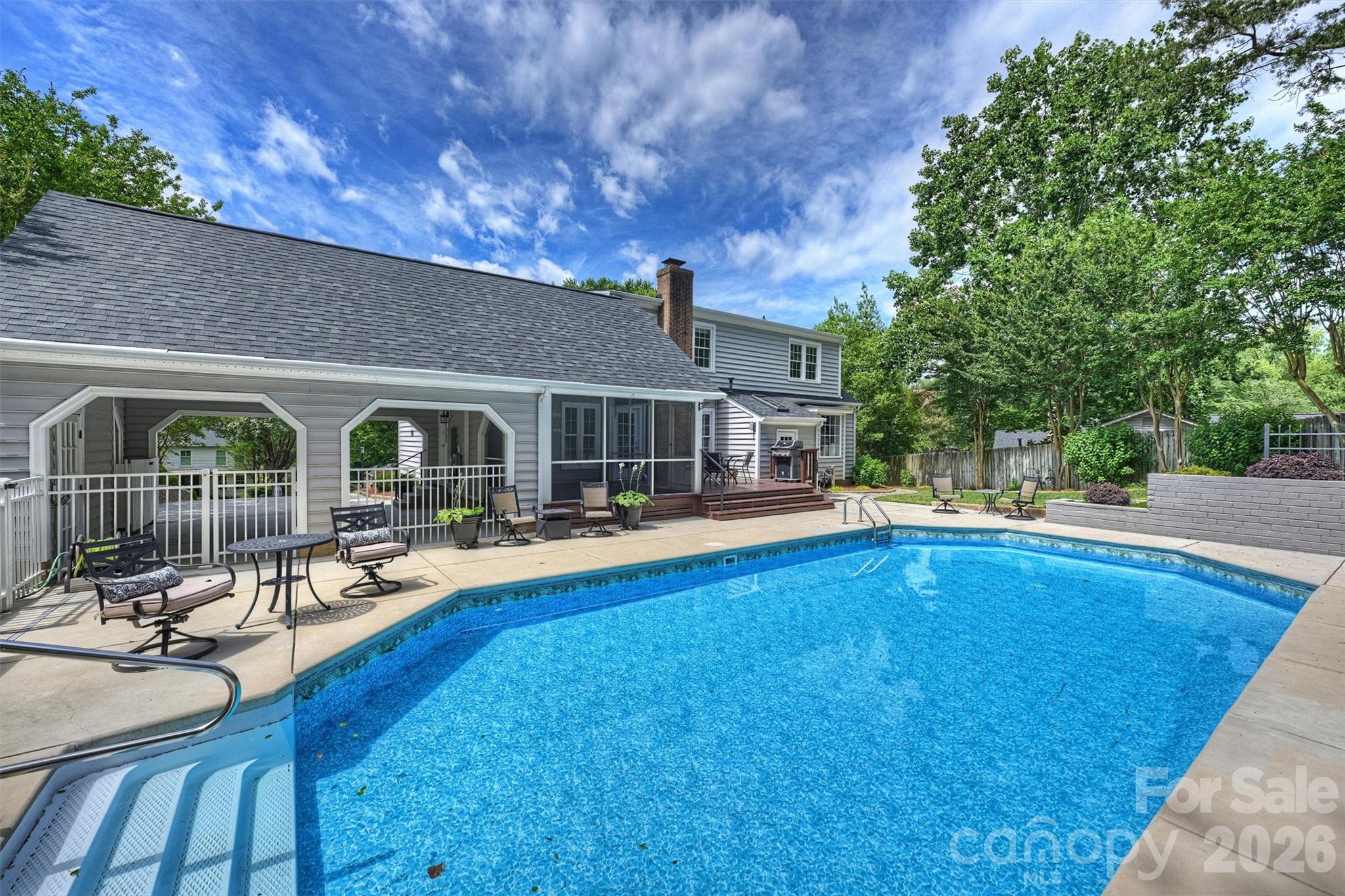 4013 Bridgewood Lane — Charlotte