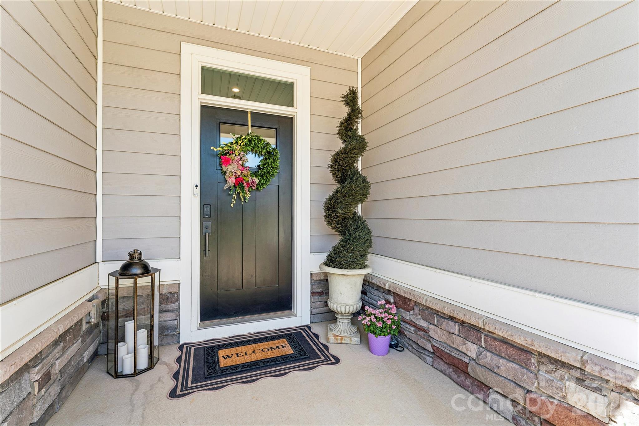 5042 Summer Surprise Lane — Charlotte