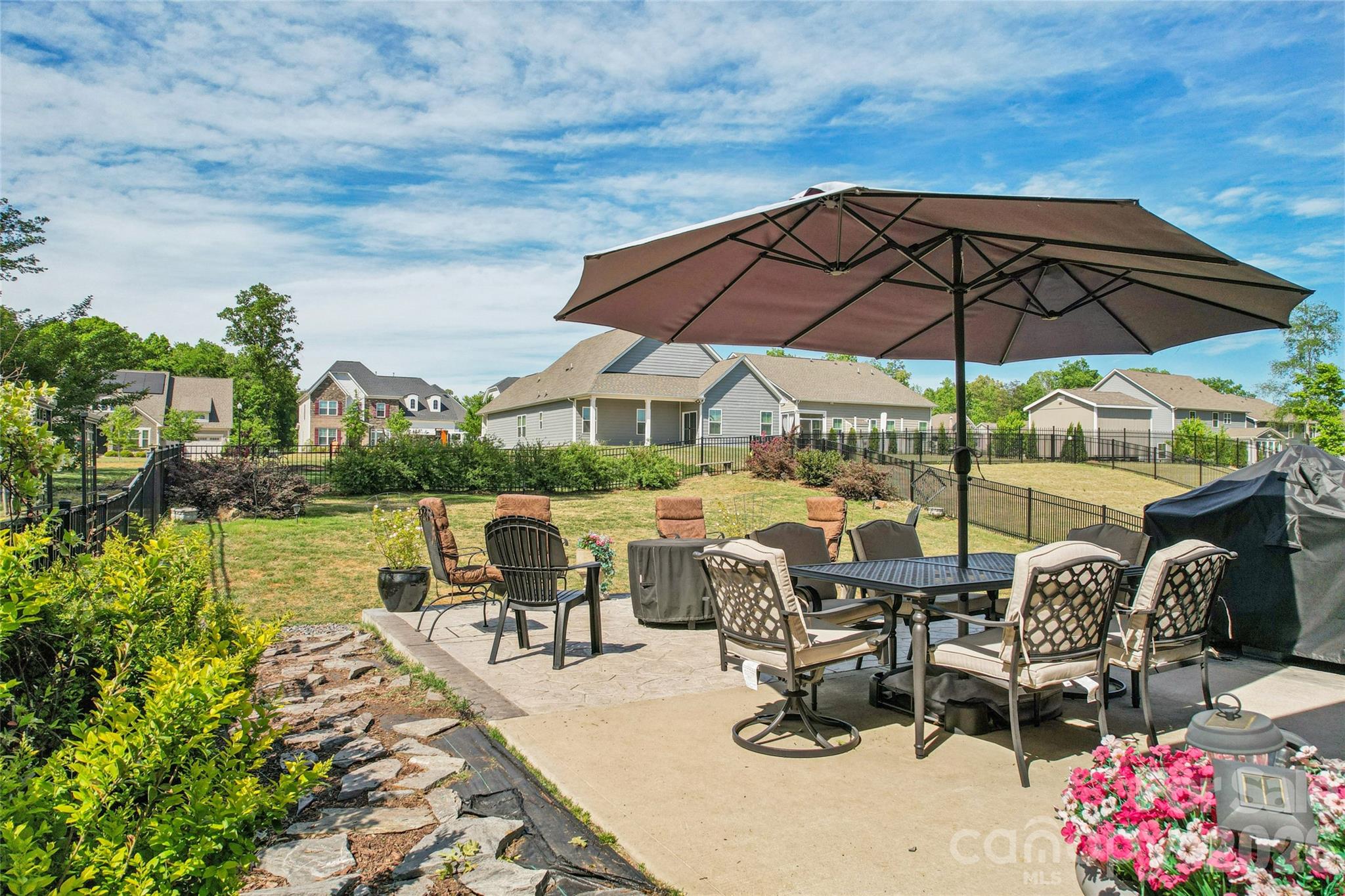5042 Summer Surprise Lane — Charlotte